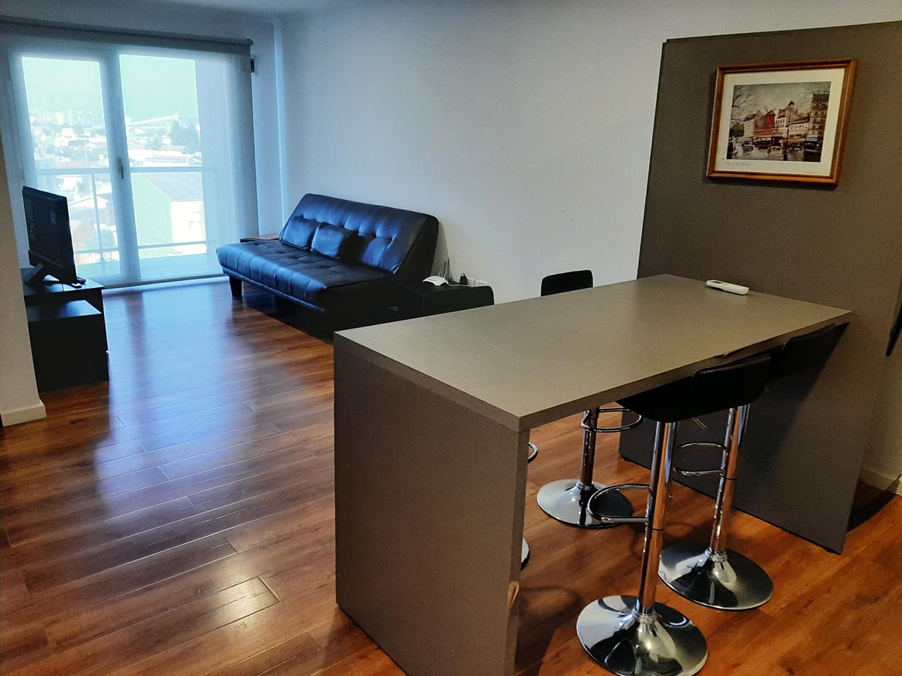 One-Bedroom Apartment photo 1