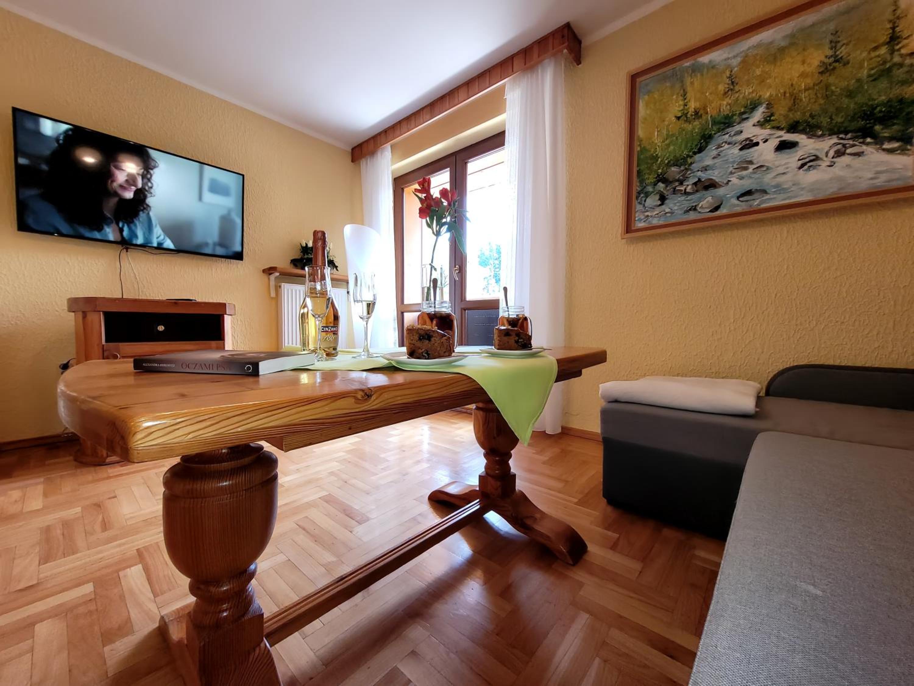 Deluxe Suite with Spa Bath - Photo 3
