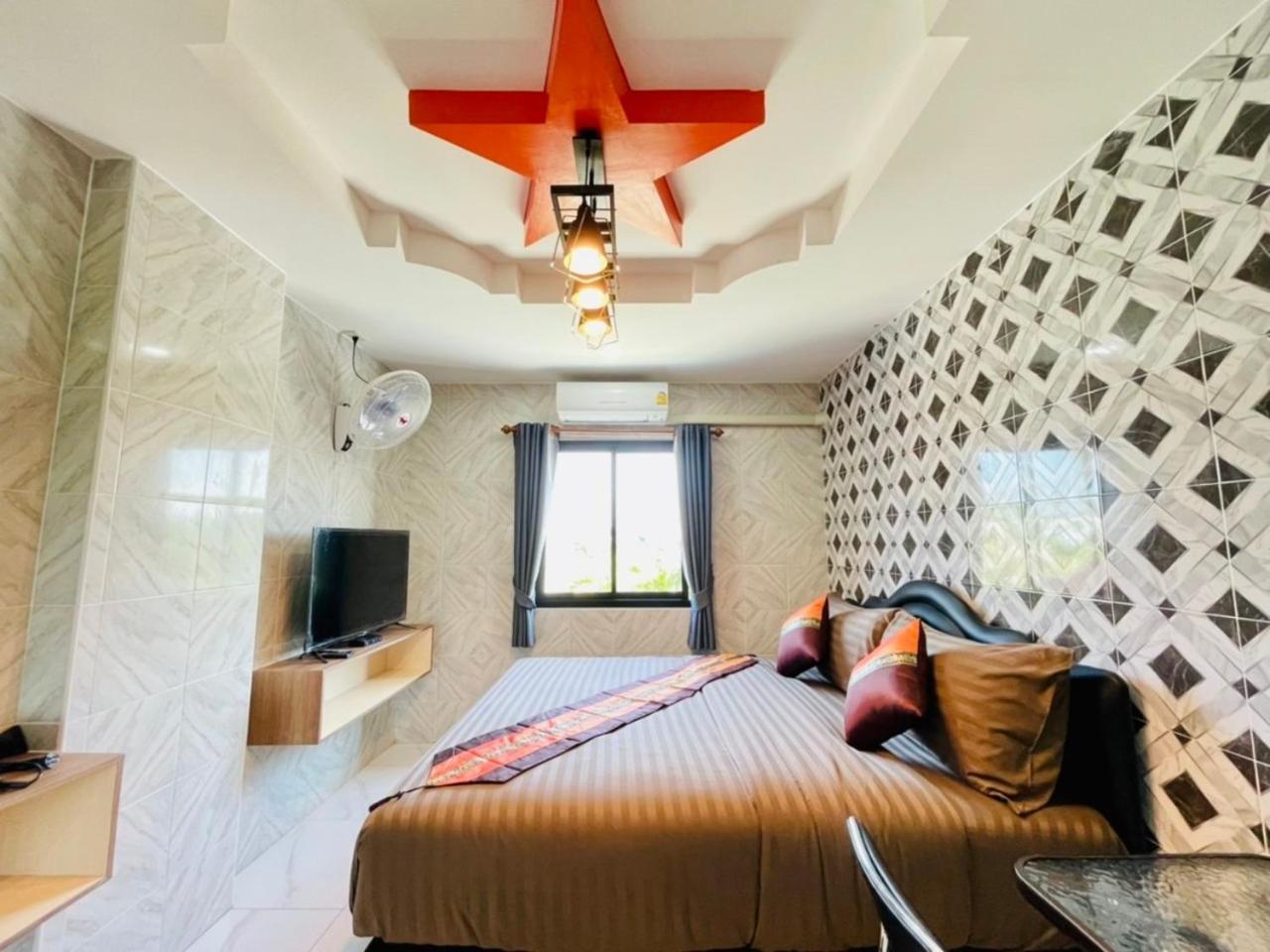 Double Room - Photo 11