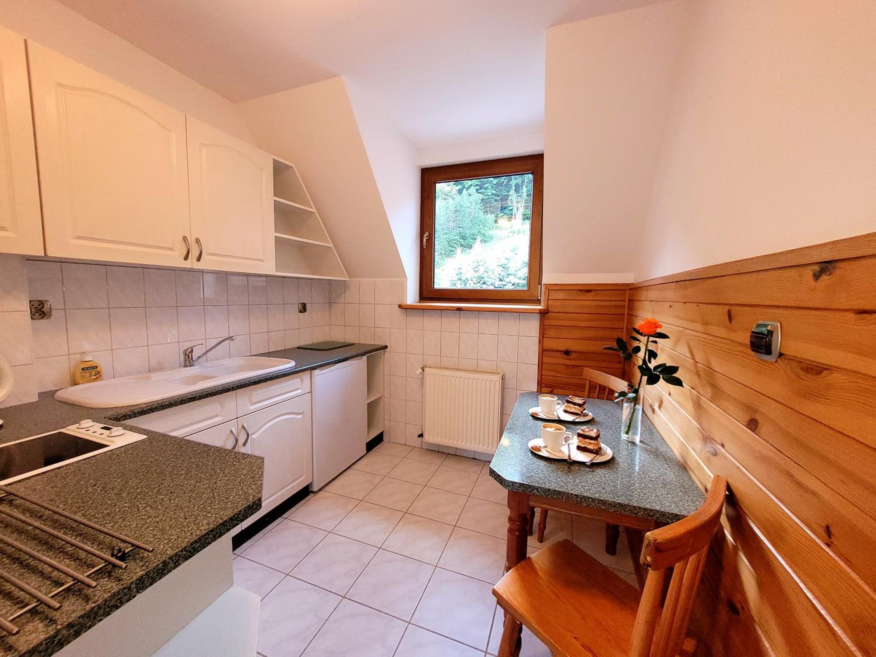 Deluxe Suite with Spa Bath - Photo 7