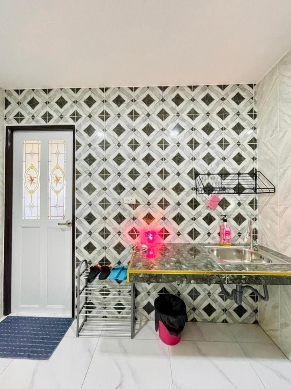 Double Room - Photo 17