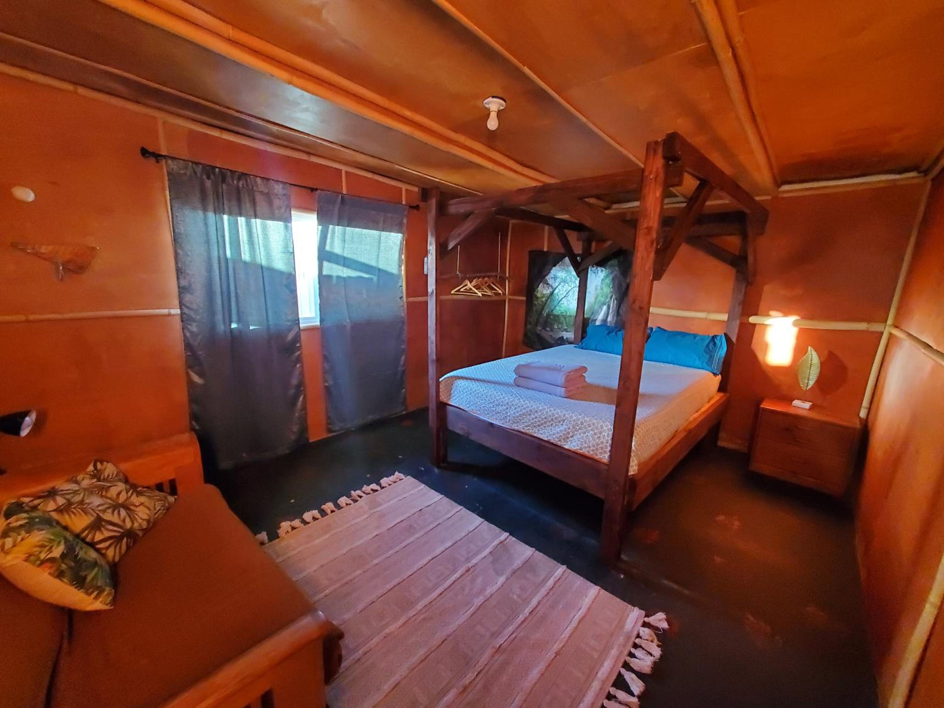 Queen Room - Photo 5