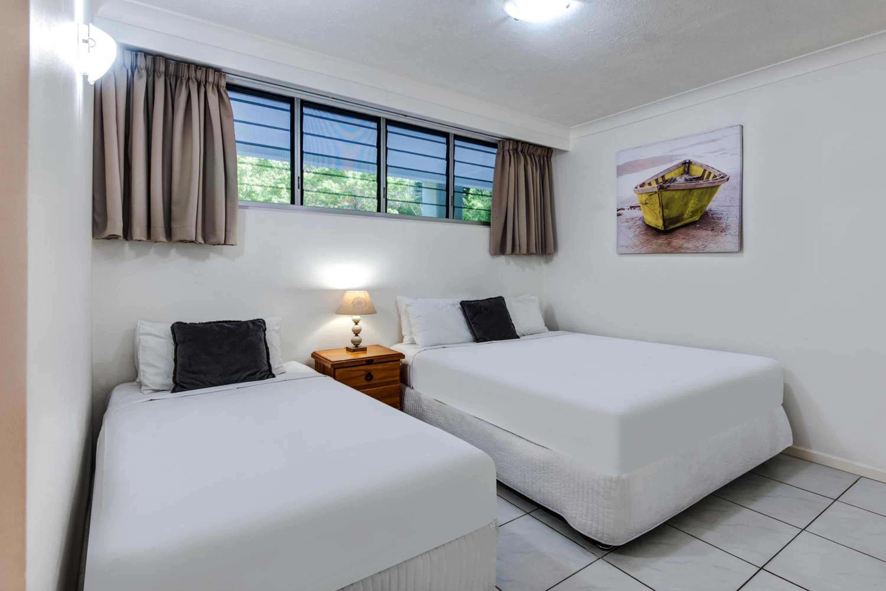 2 bedroom apartment – Apartment 003 photo 3