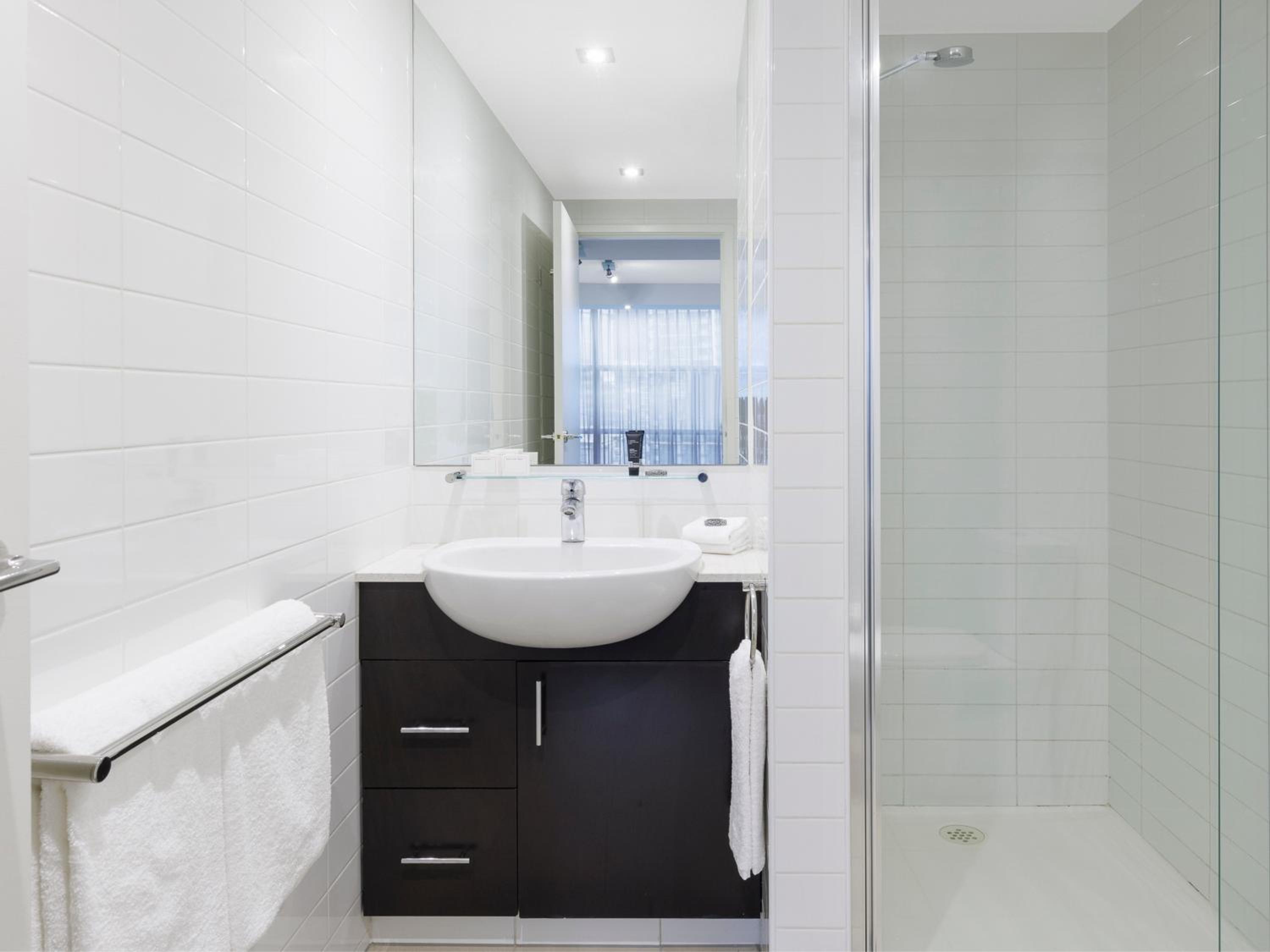 Studio Apartment - Photo 2