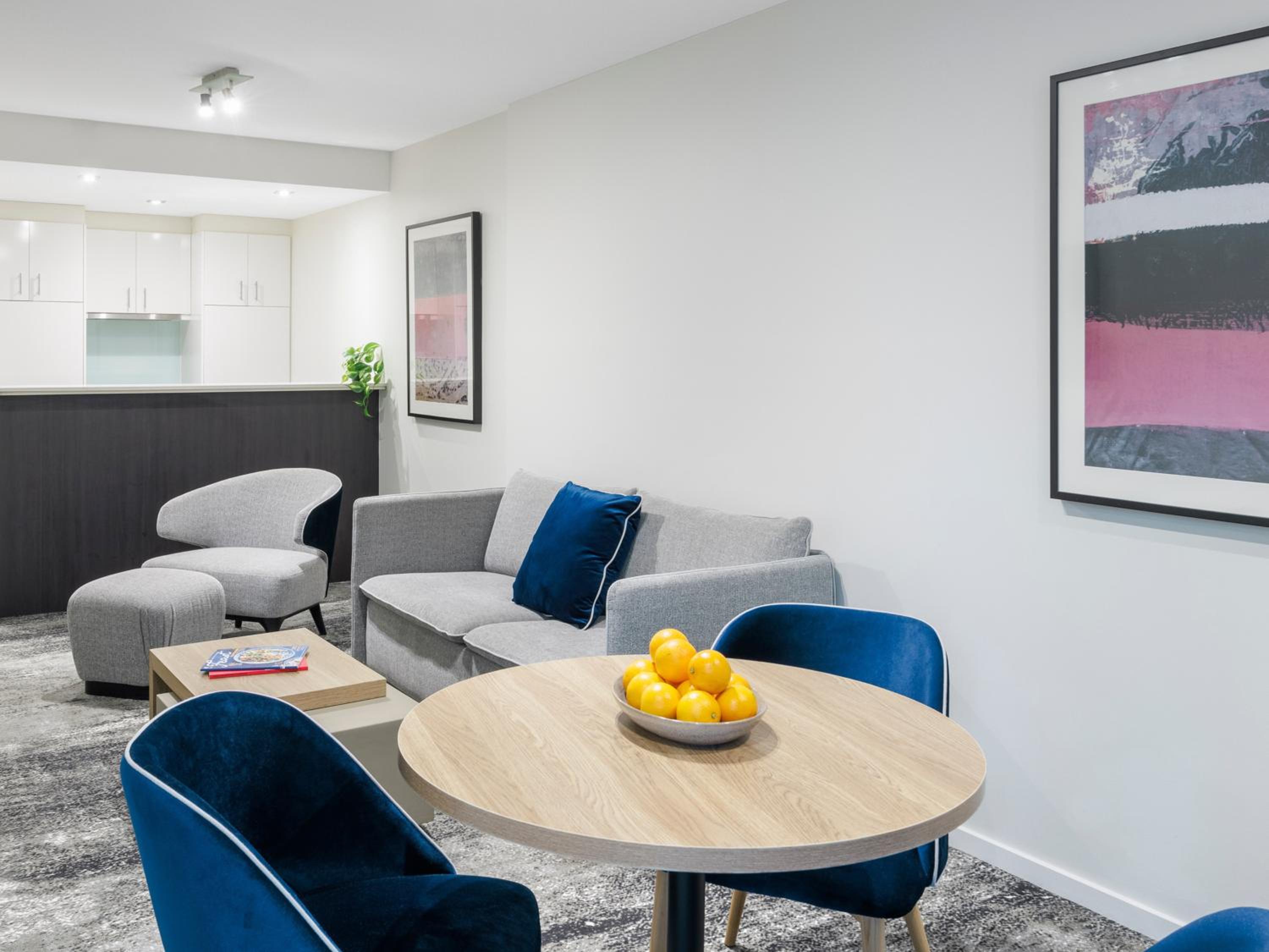 One-Bedroom Apartment photo 2