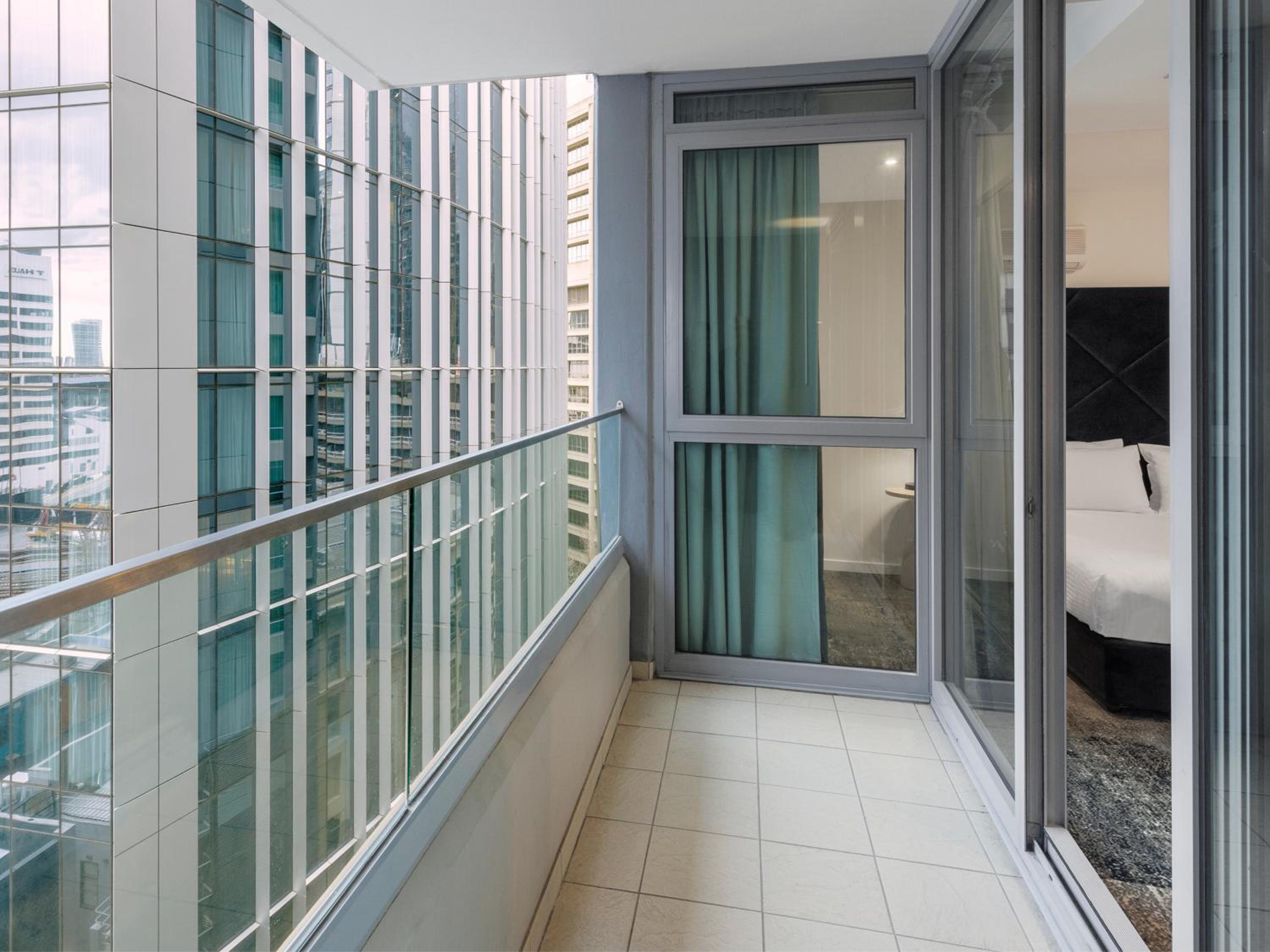 Apartment with Balcony - Photo 2