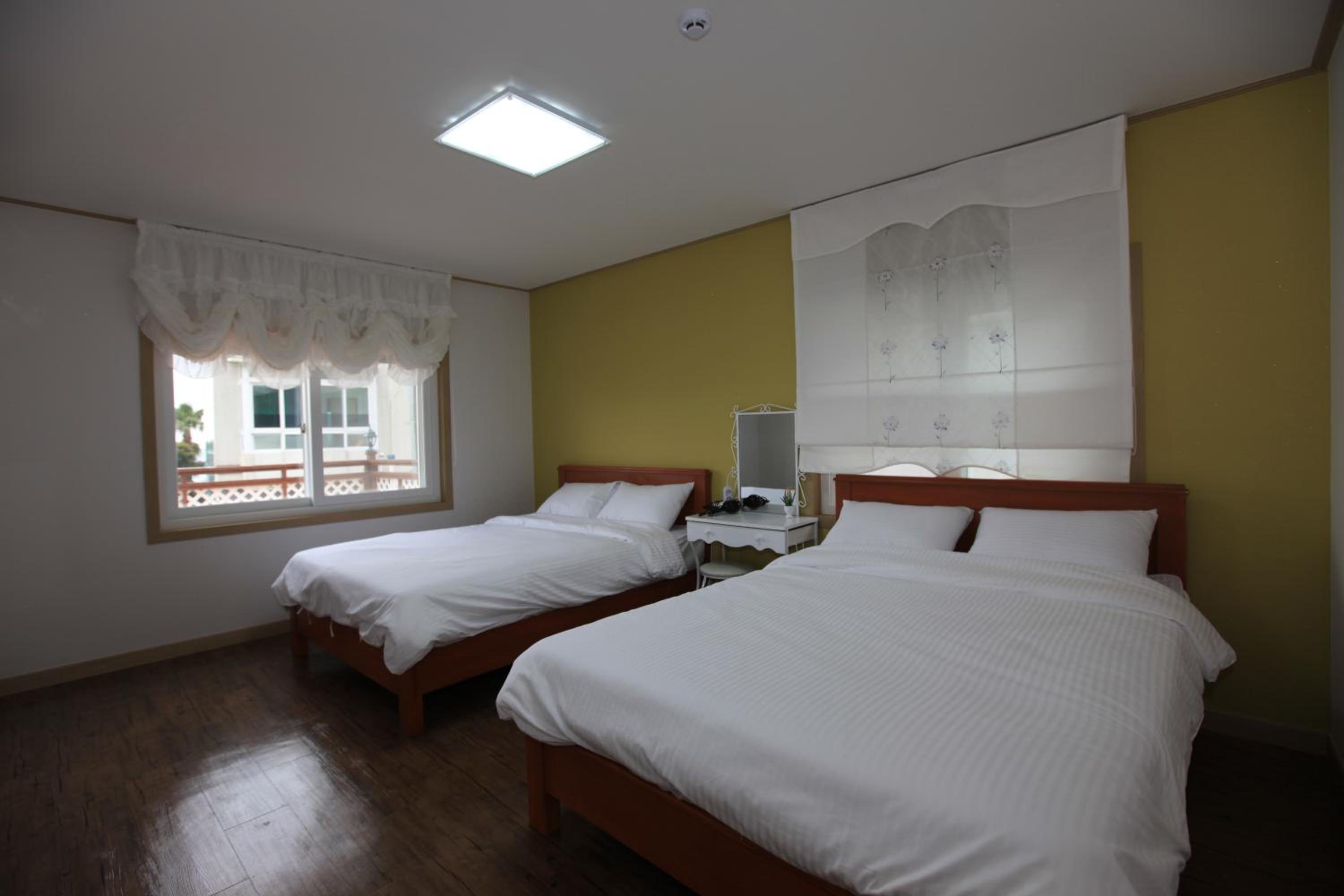 Two-Bedroom Apartment - Photo 13