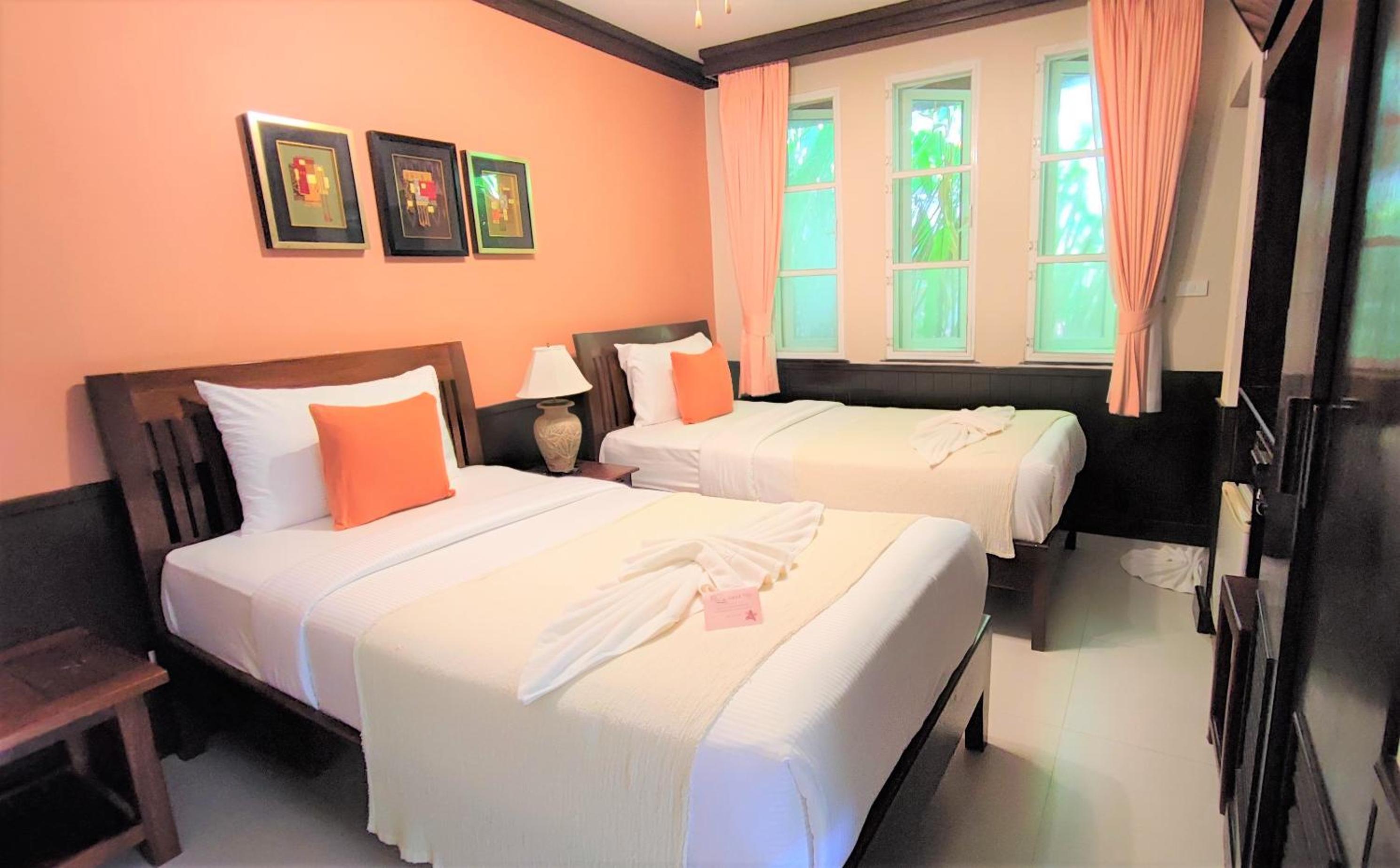 Small Double or Twin Room photo 2