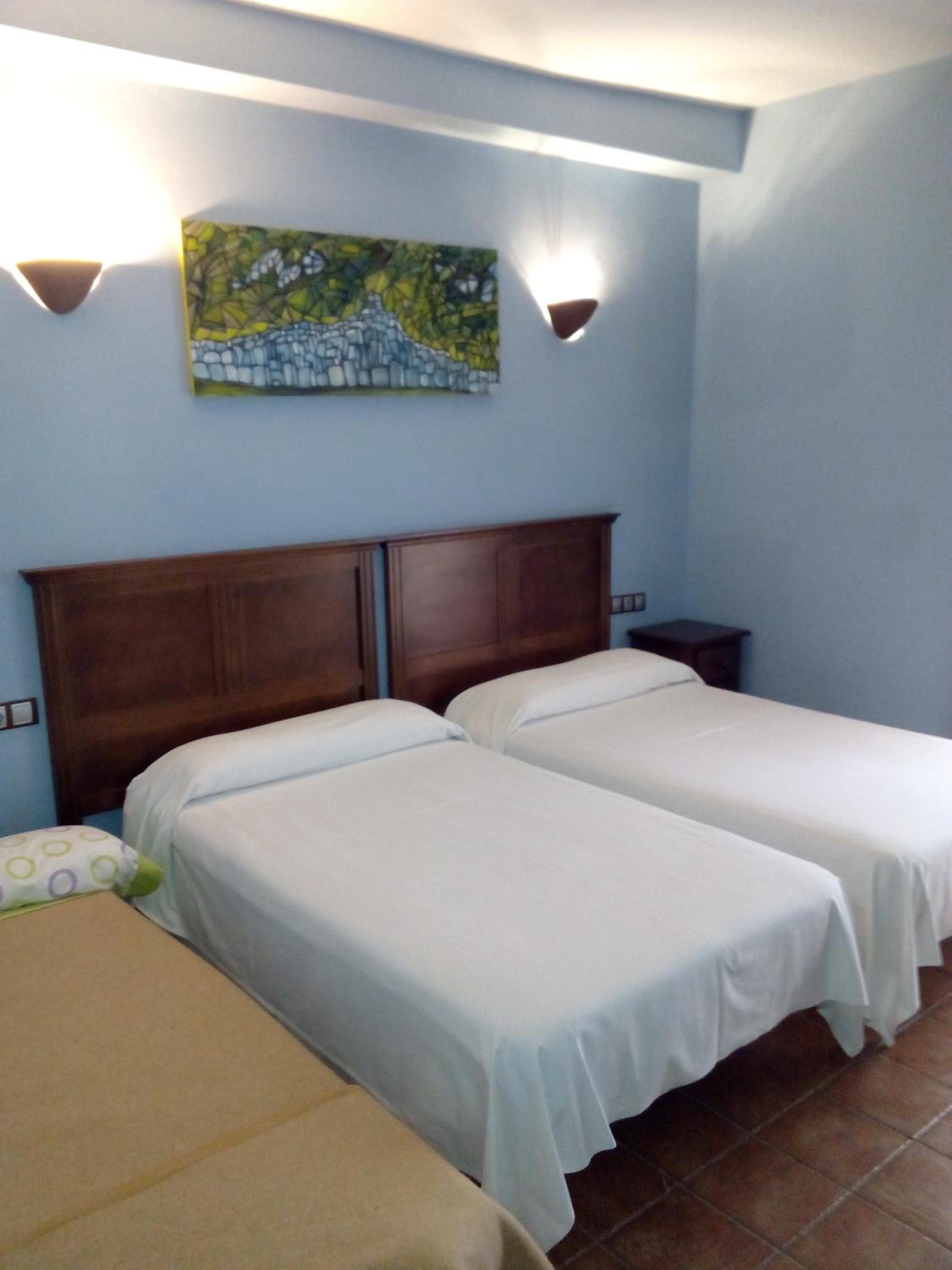 Double or Twin Room - Photo 14