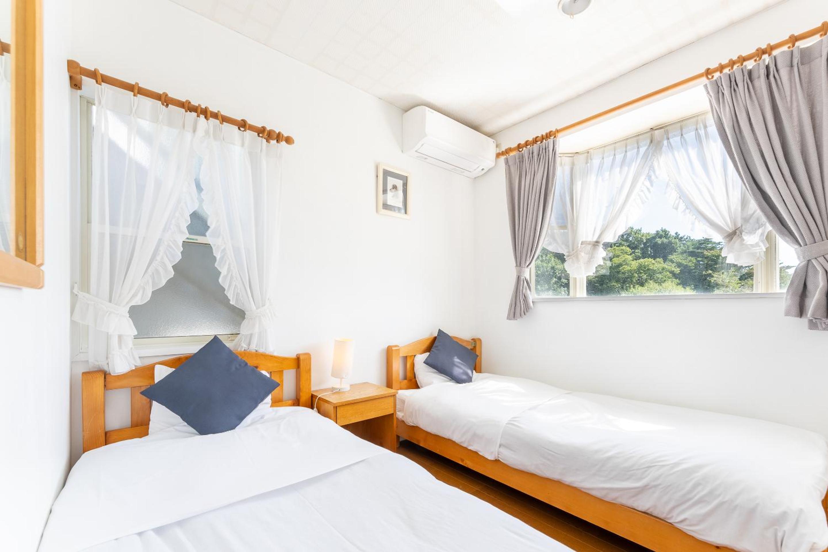 Twin Room - Photo 5