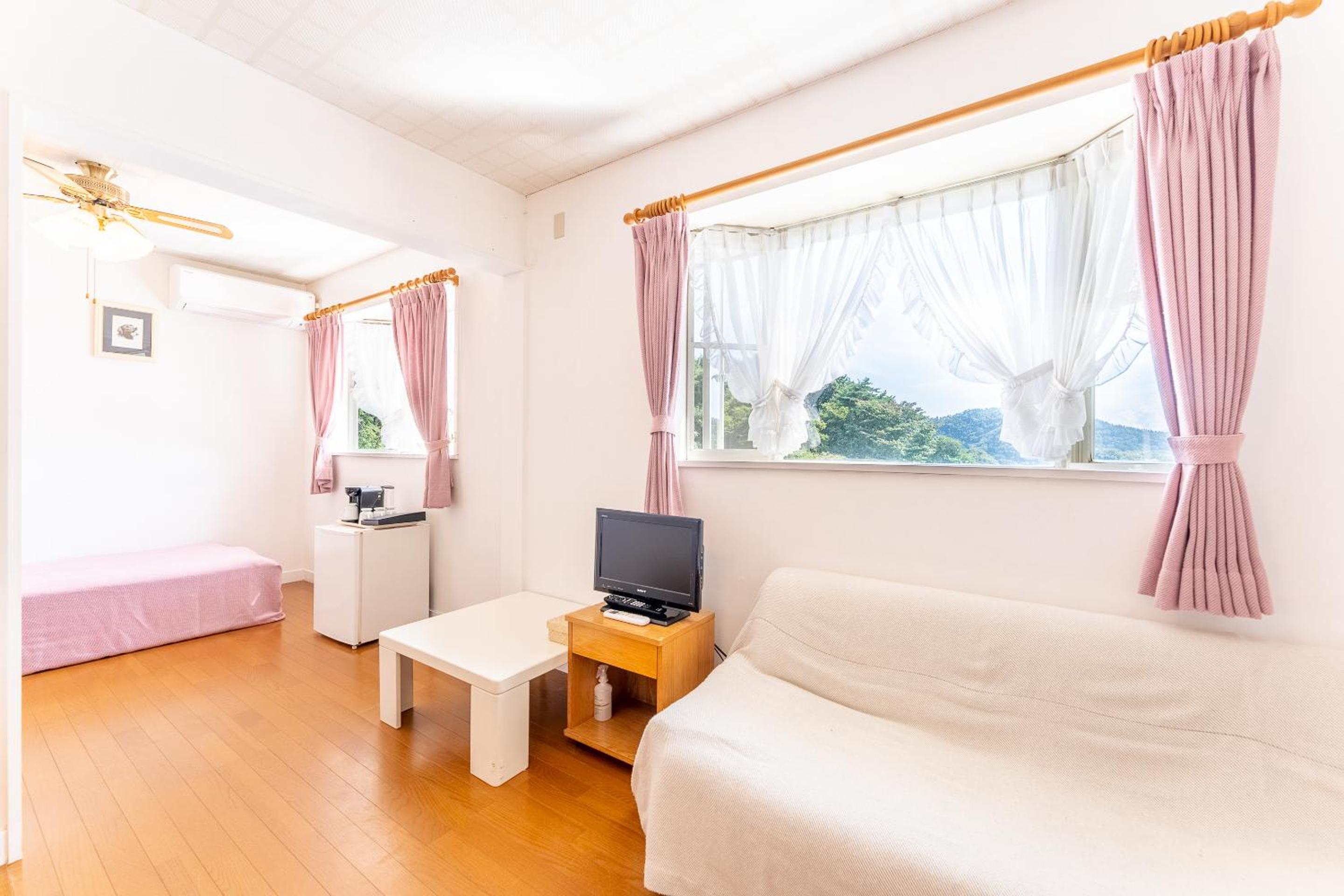 Quadruple Room - Photo 6