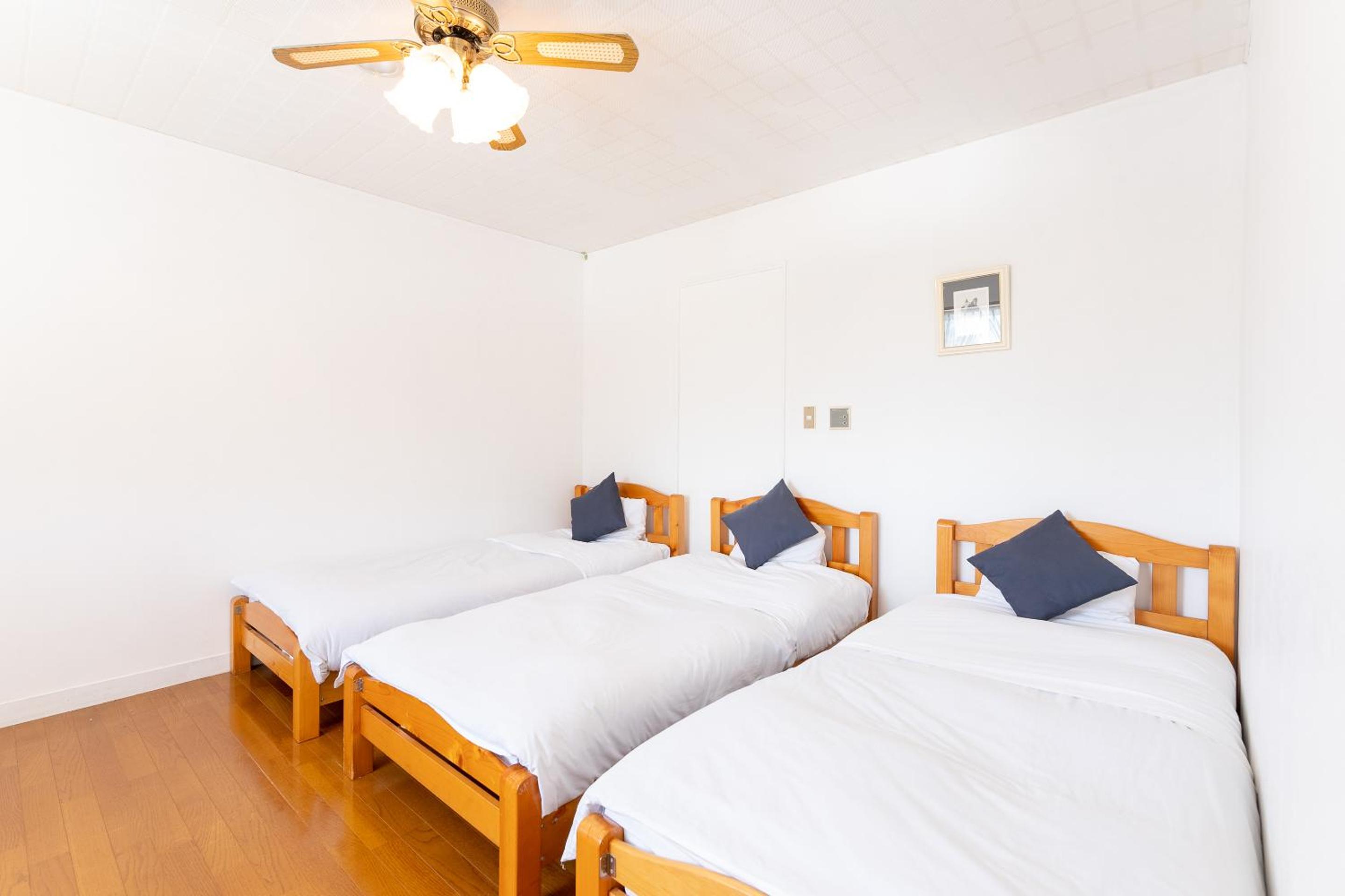 Triple Room - Photo 11