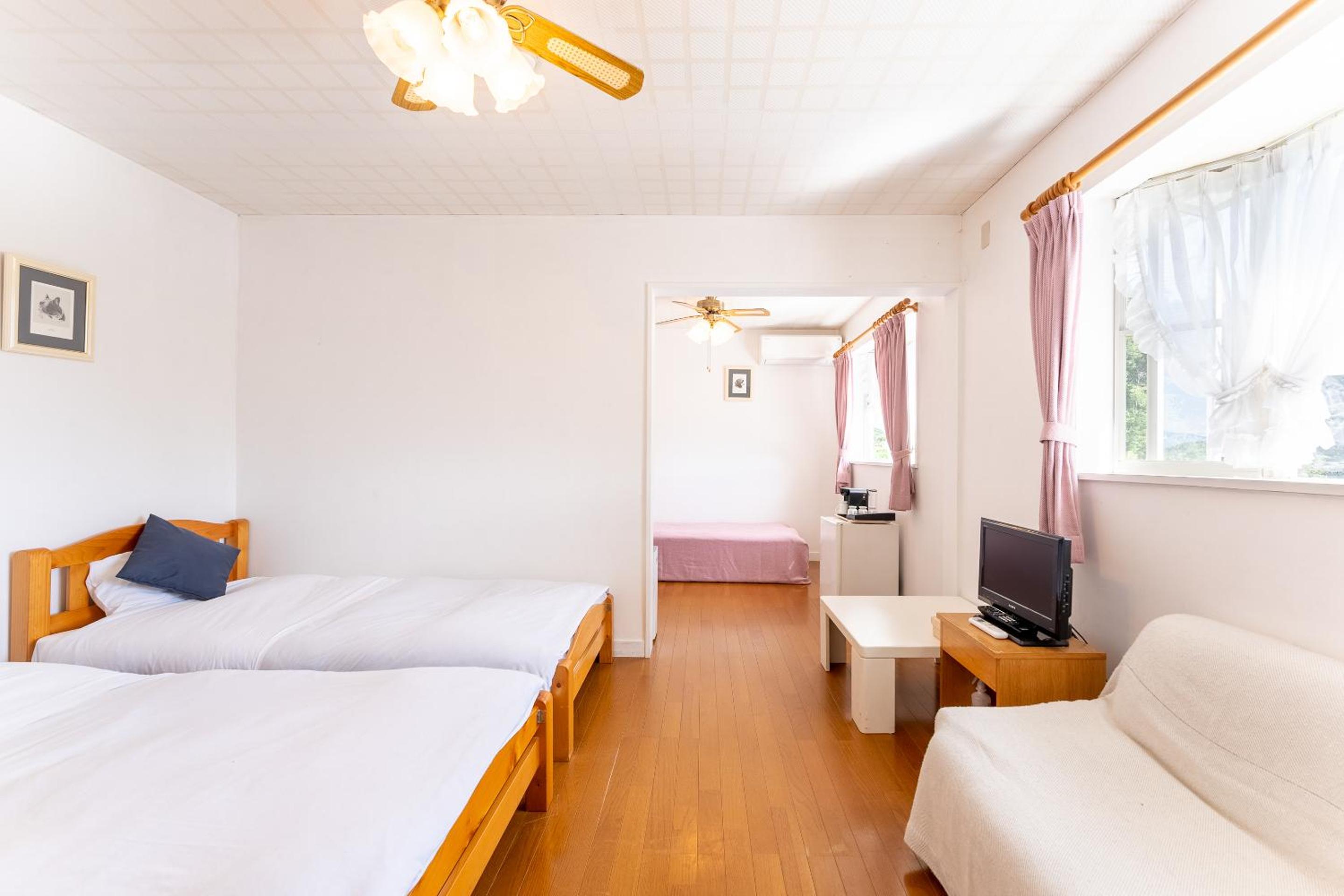 Quadruple Room - Photo 5