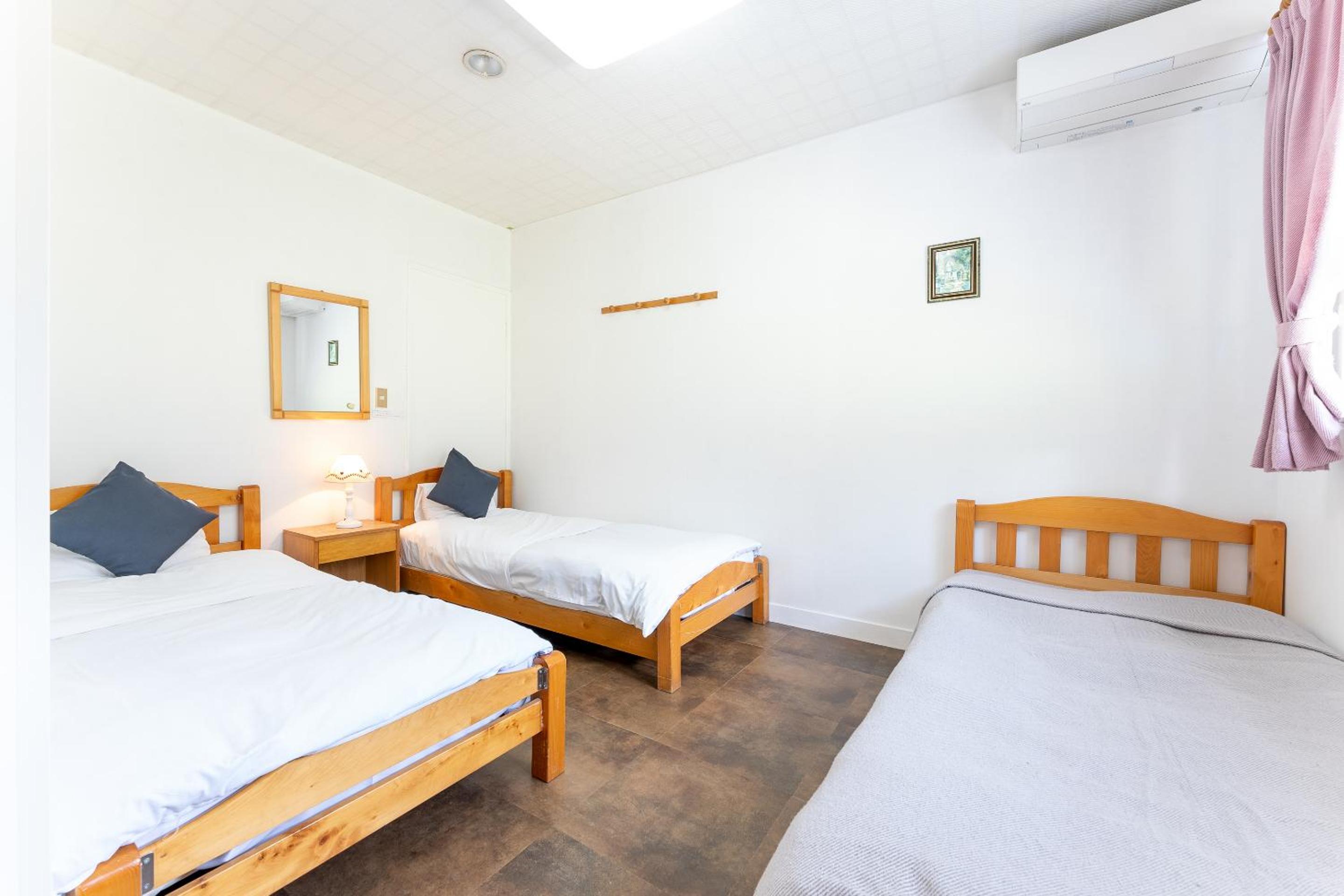 Triple Room - Photo 7