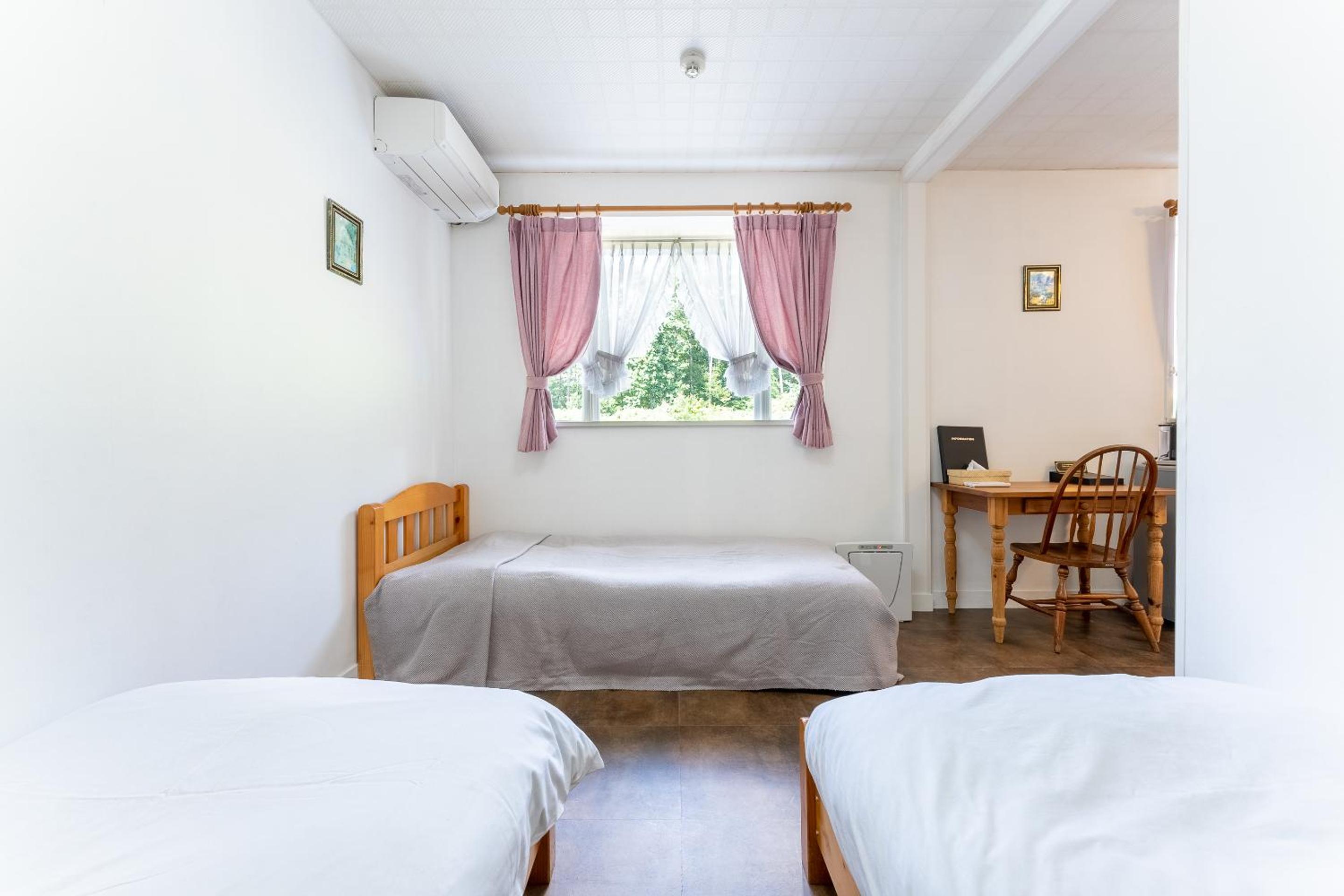 Triple Room - Photo 9