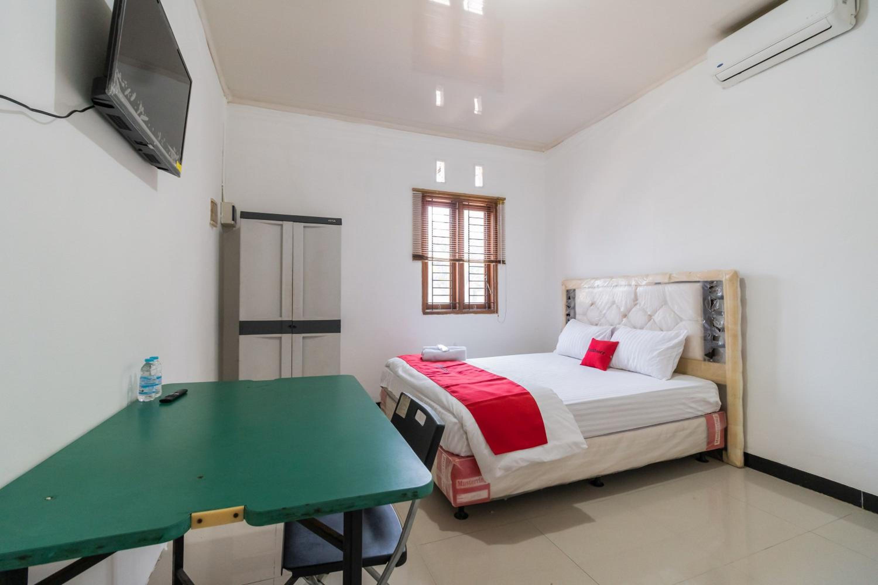 Economy Double Room photo 2
