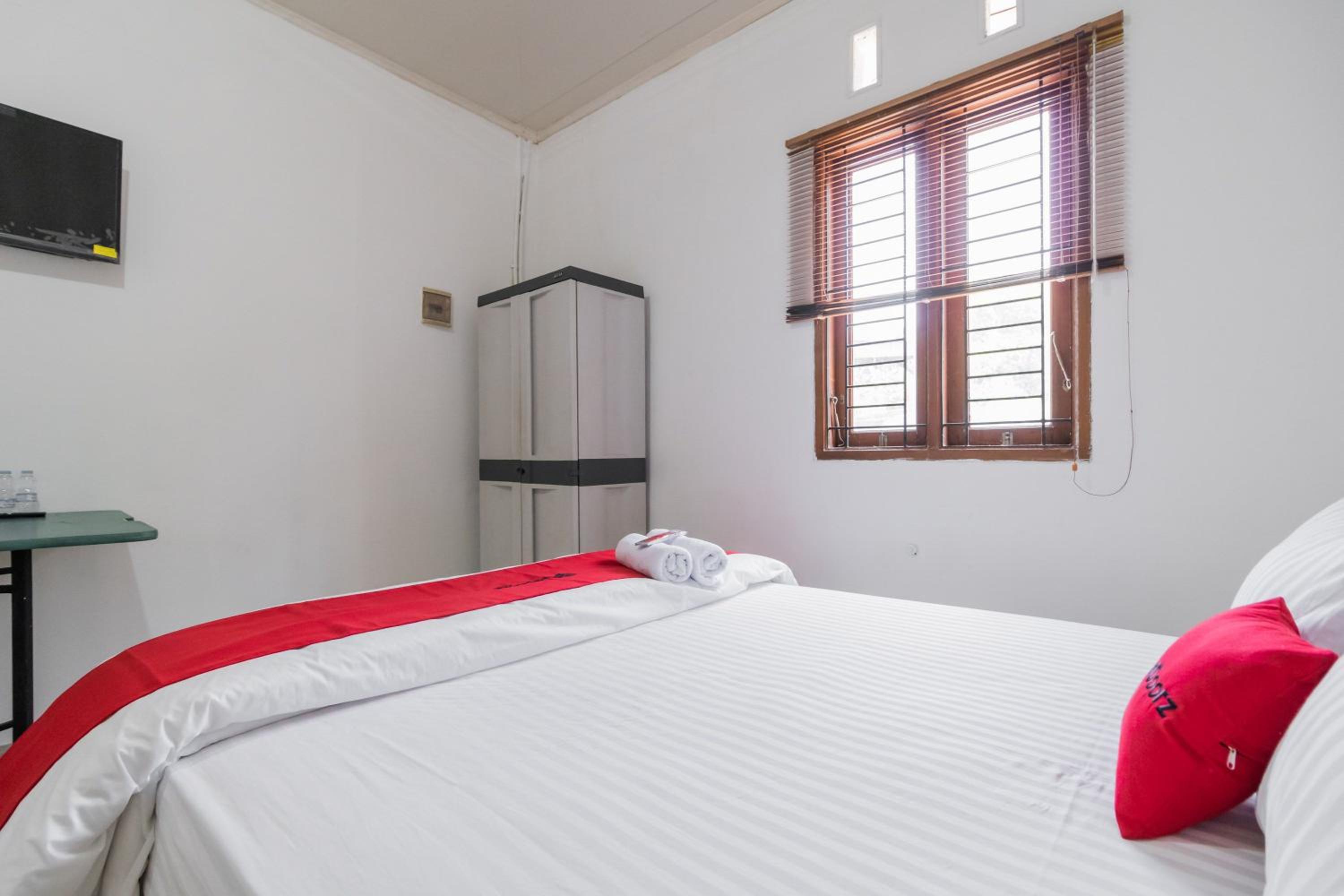 Standard Double Room - Photo 6