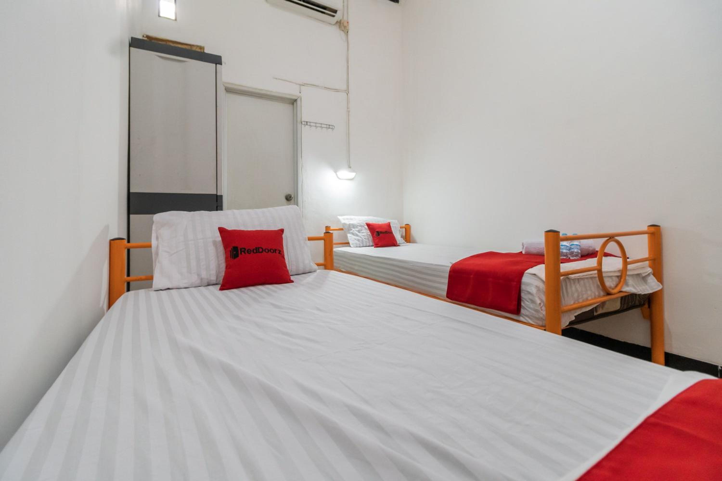 Twin Room - Photo 1