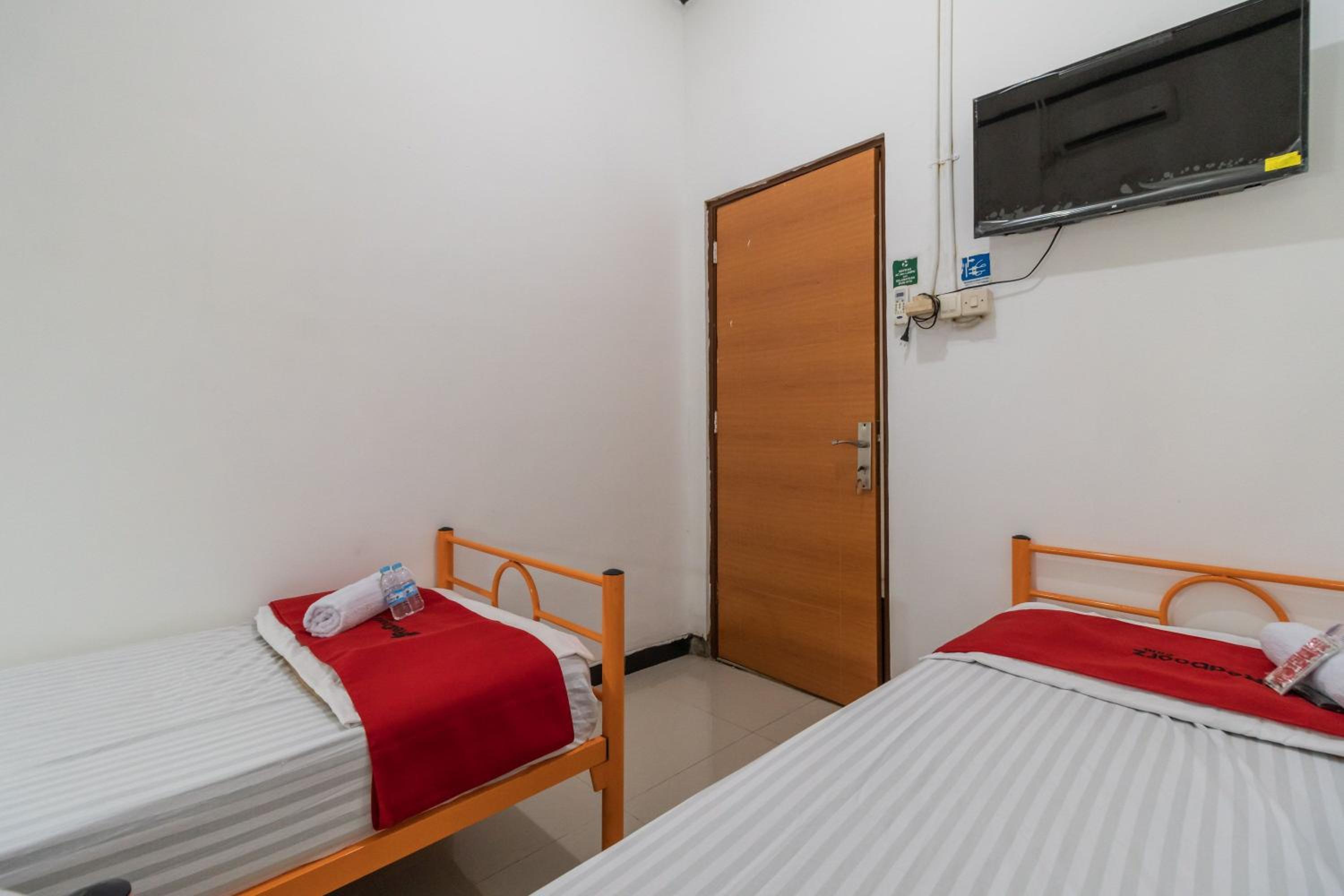 Twin Room - Photo 4