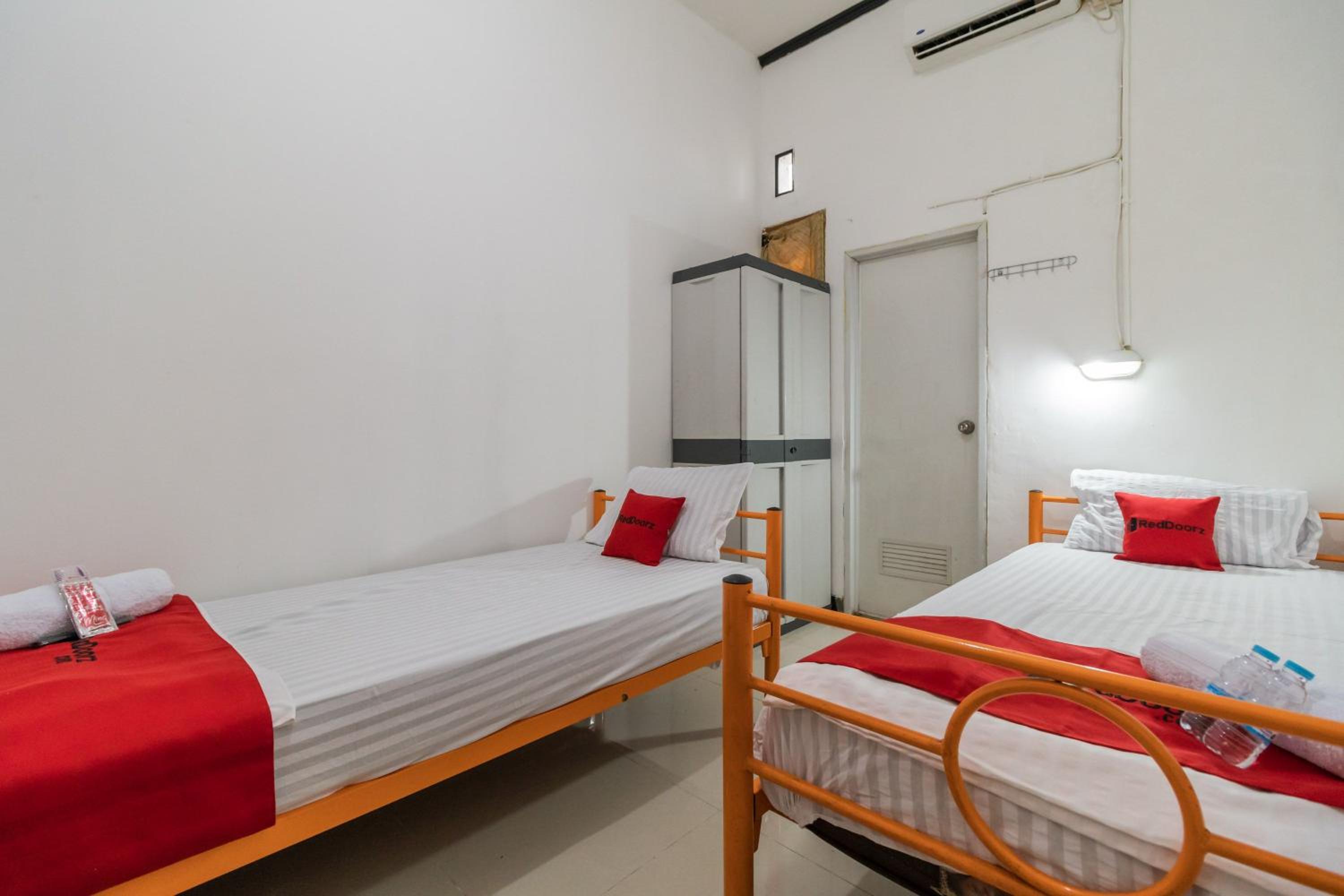 Twin Room - Photo 5