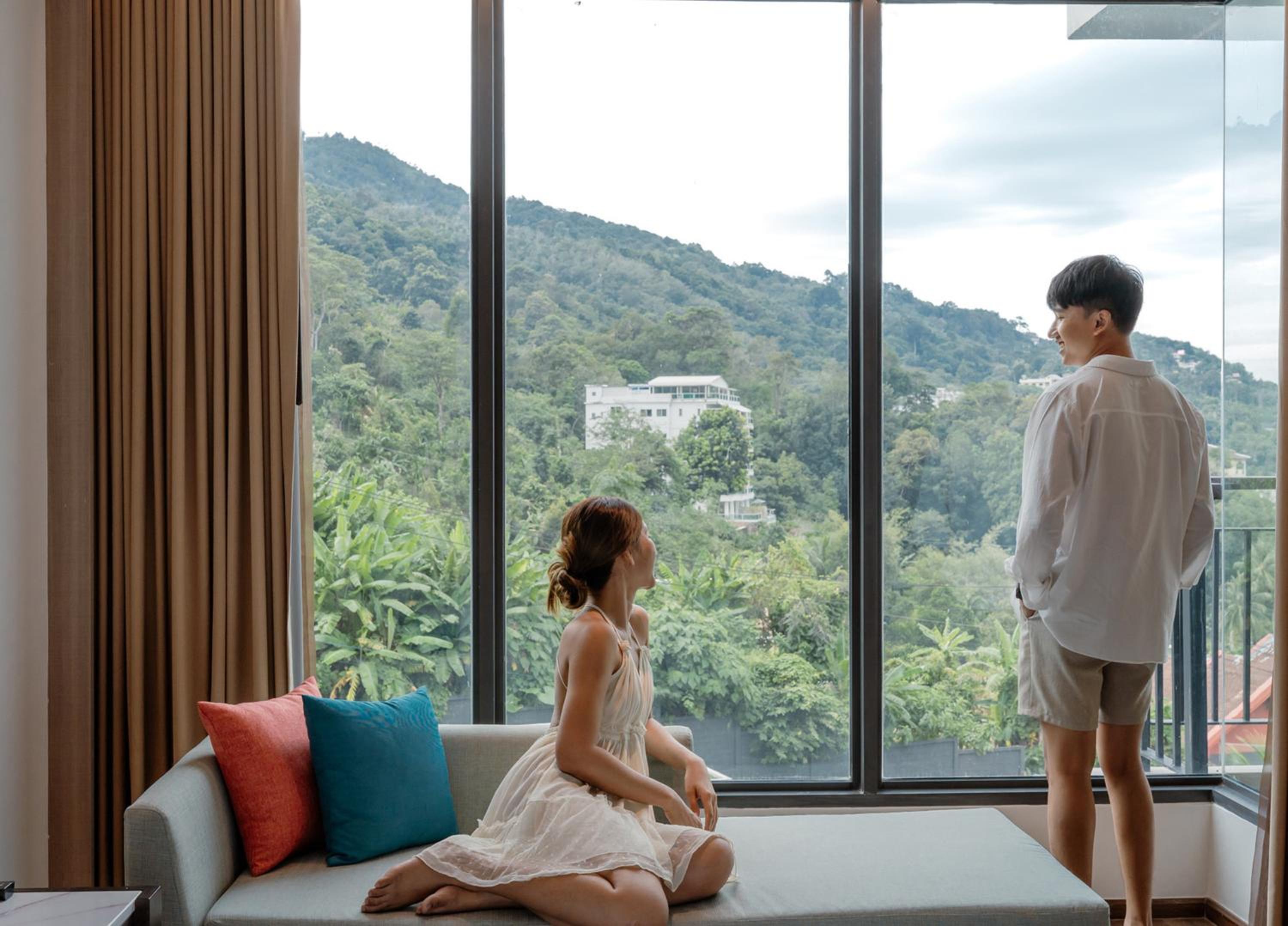 Suite with Mountain View - Photo 14
