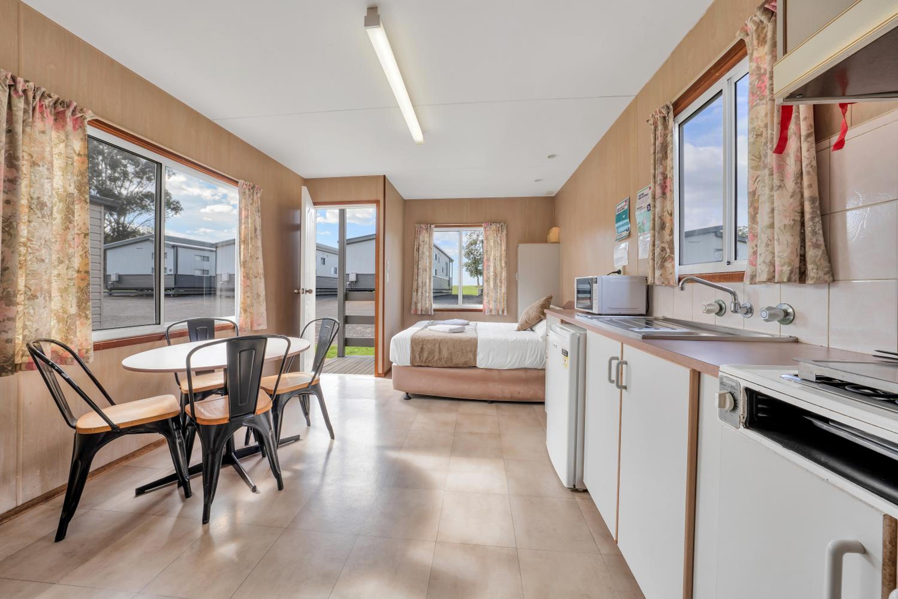 Budget Studio Cabin photo 1