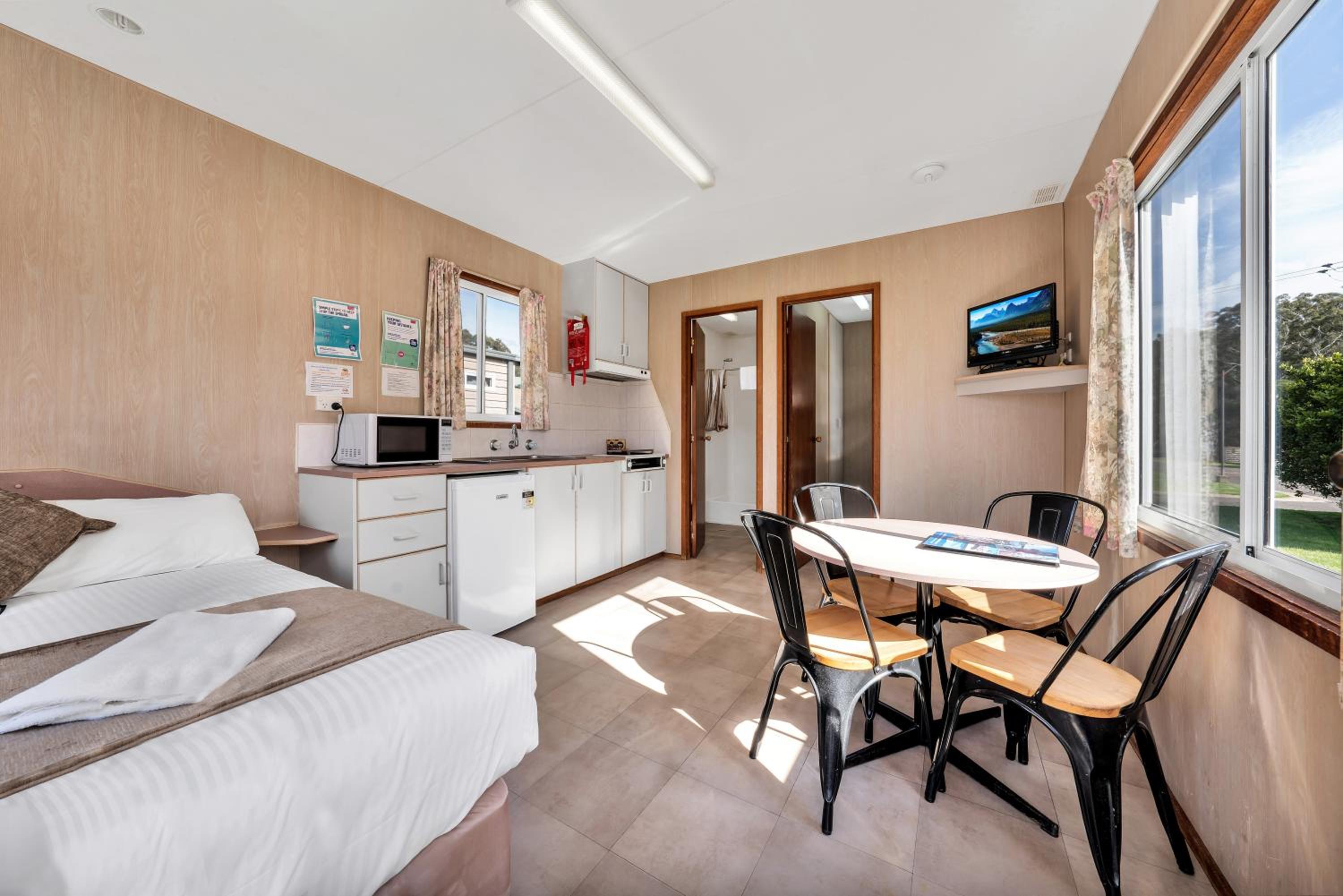 Budget Studio Cabin photo 3