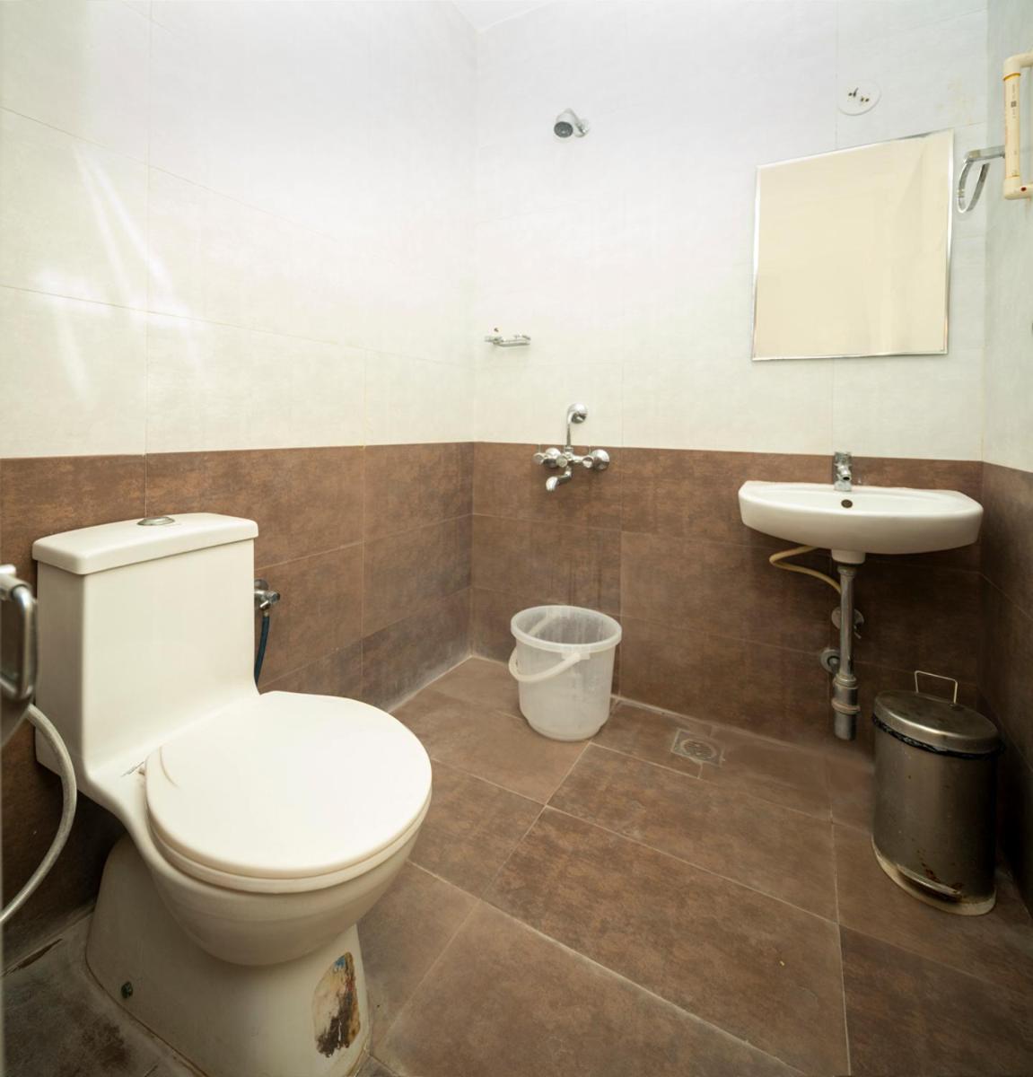 Deluxe Room - Photo 6