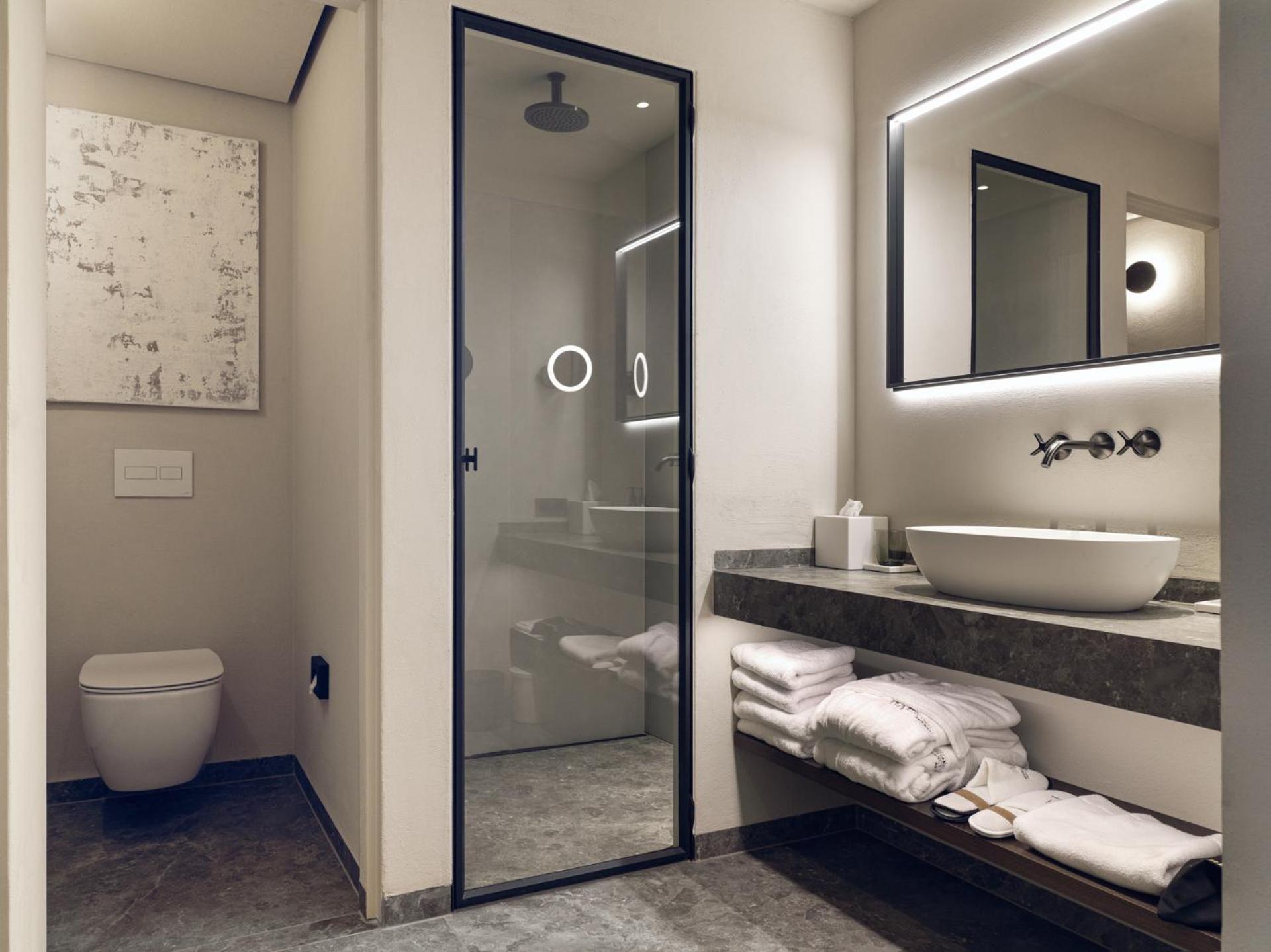 Deluxe Room - Photo 10