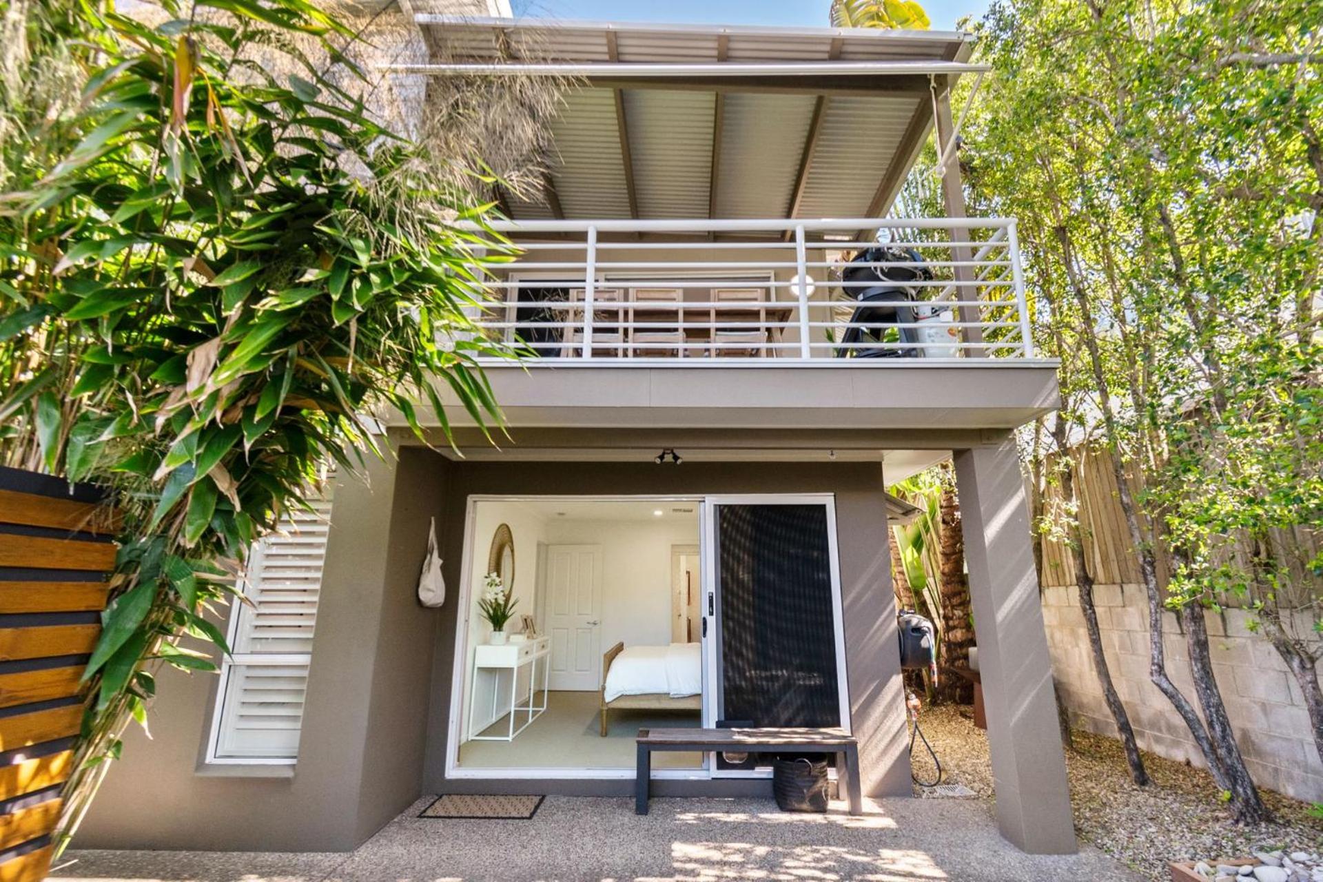 Three-Bedroom House photo 2