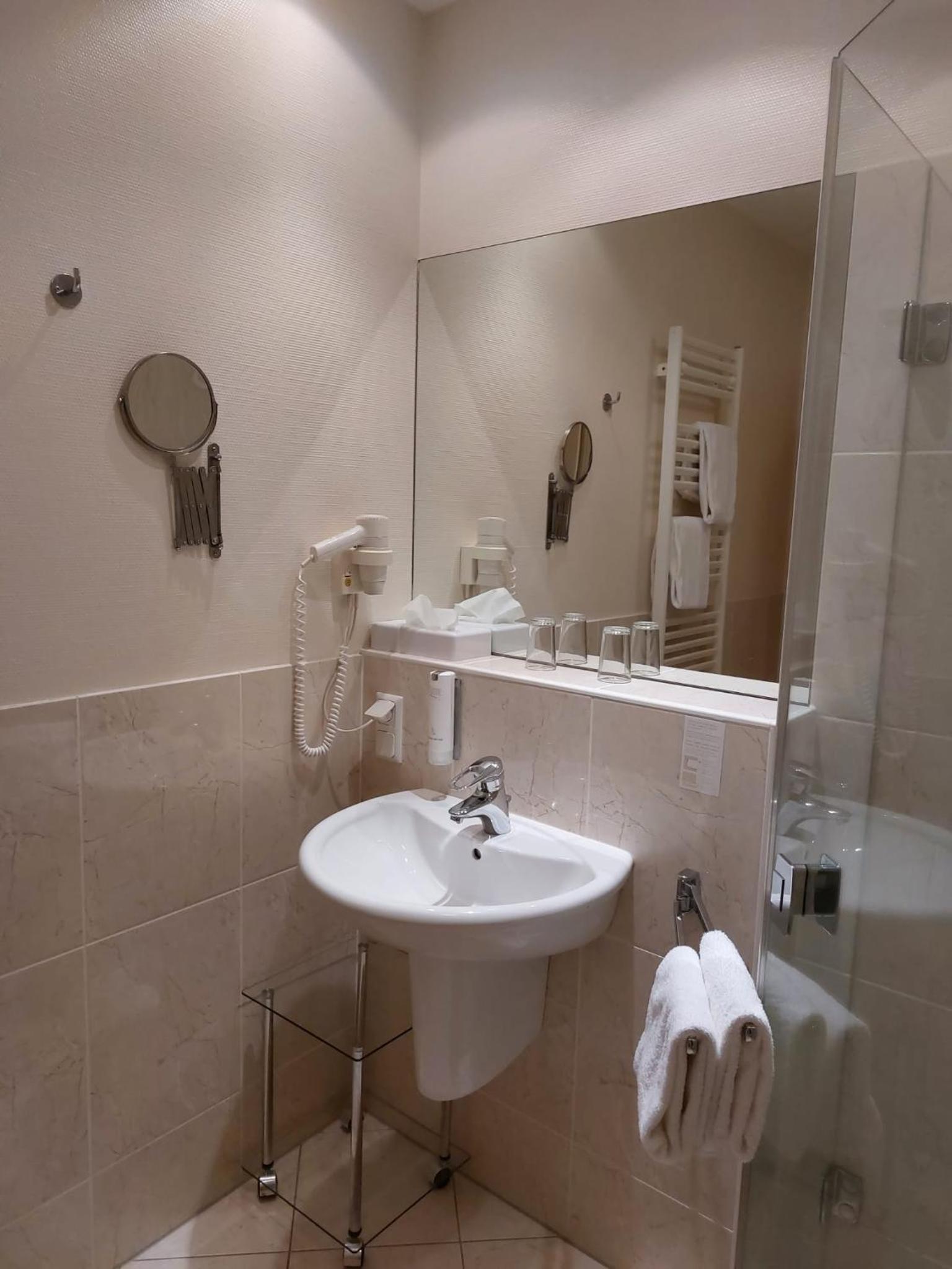 Deluxe Double Room - Photo 4