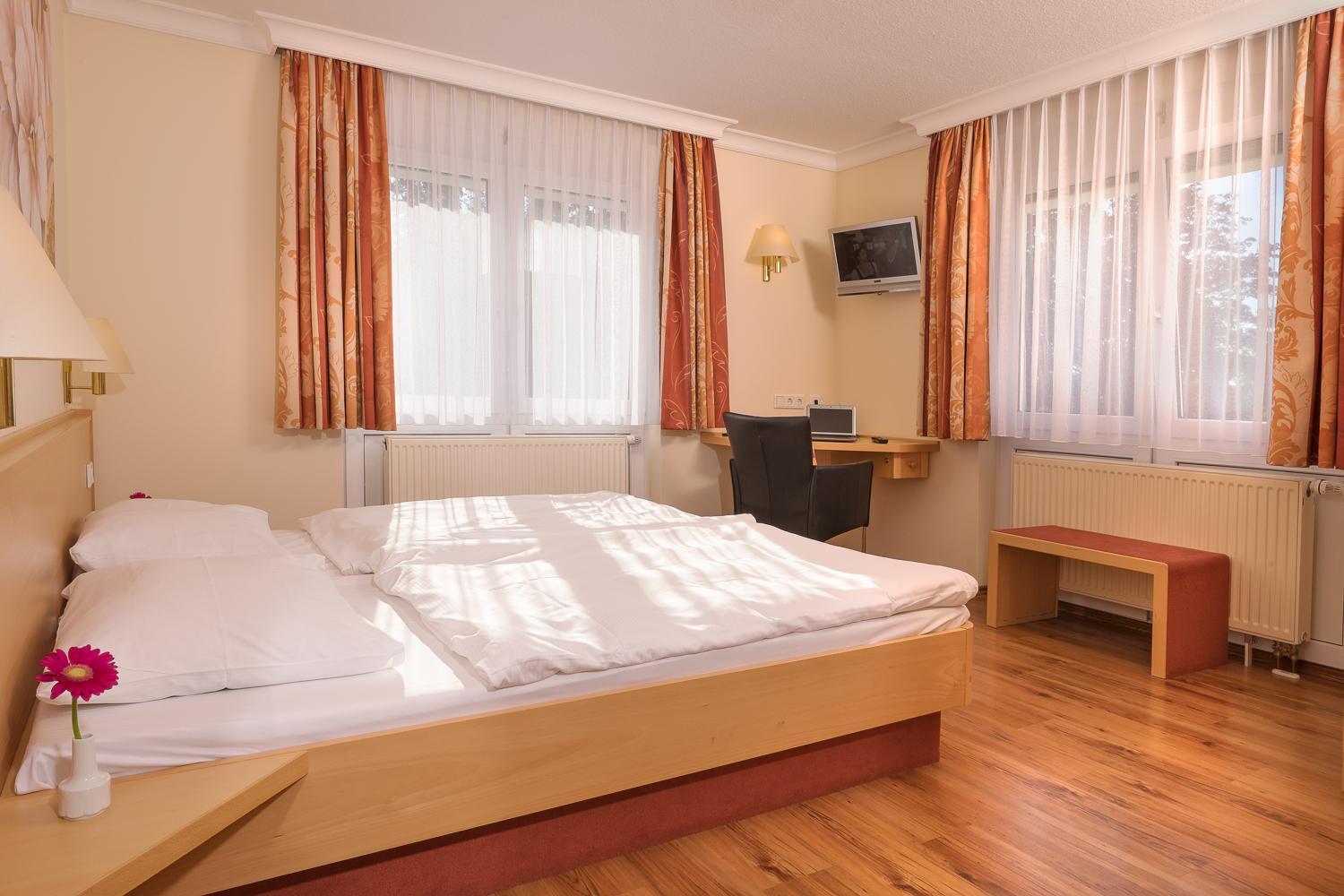 Double Room - Photo 8