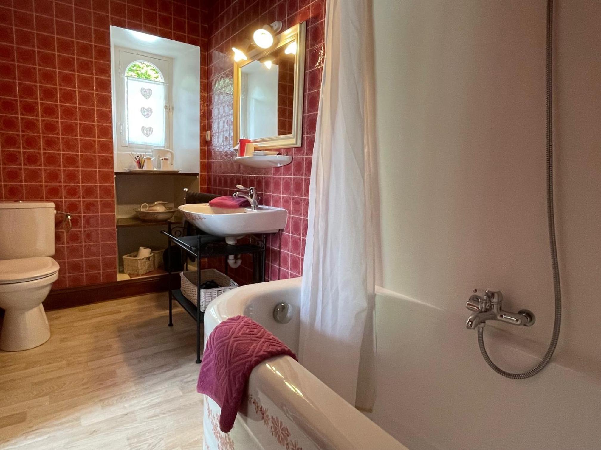 Double Room - Photo 5