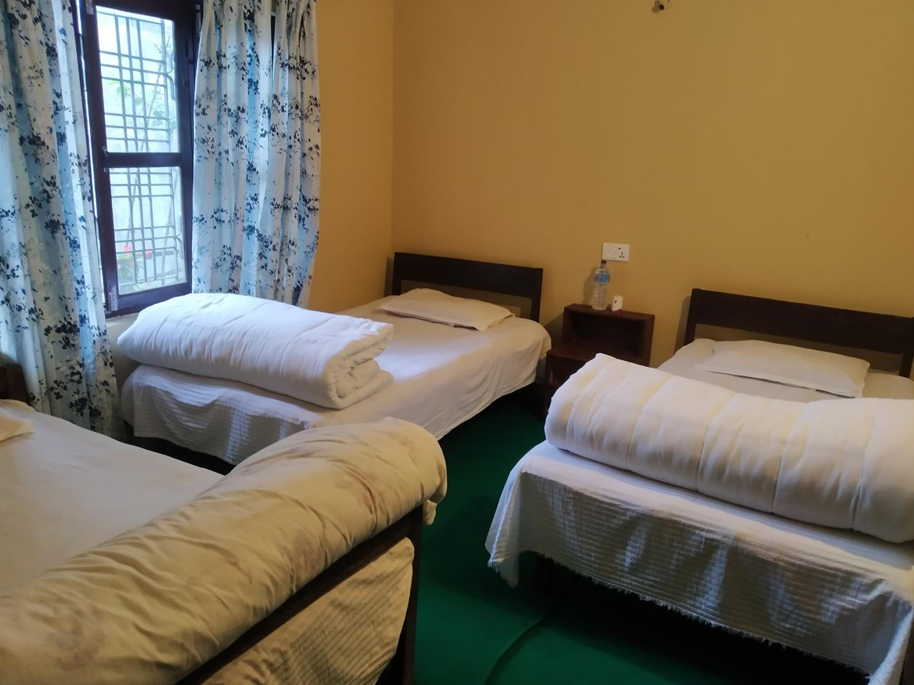 Budget Twin Room photo 2