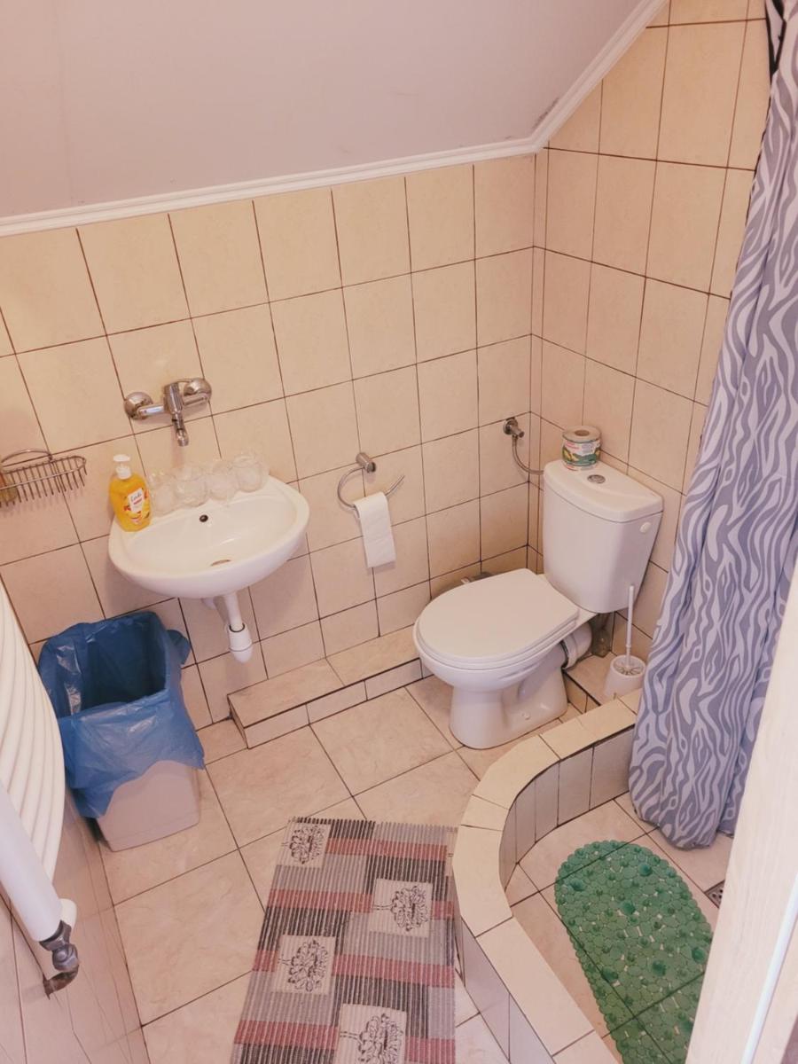 Triple Room with Private Bathroom photo 3