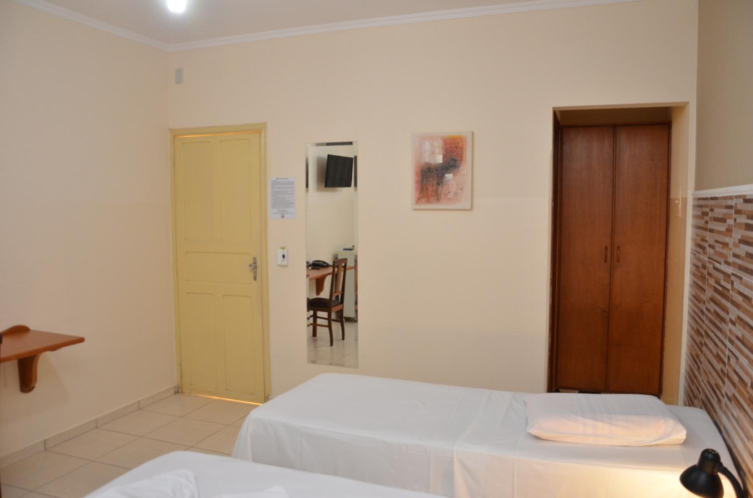 Standard Triple Room - Photo 13