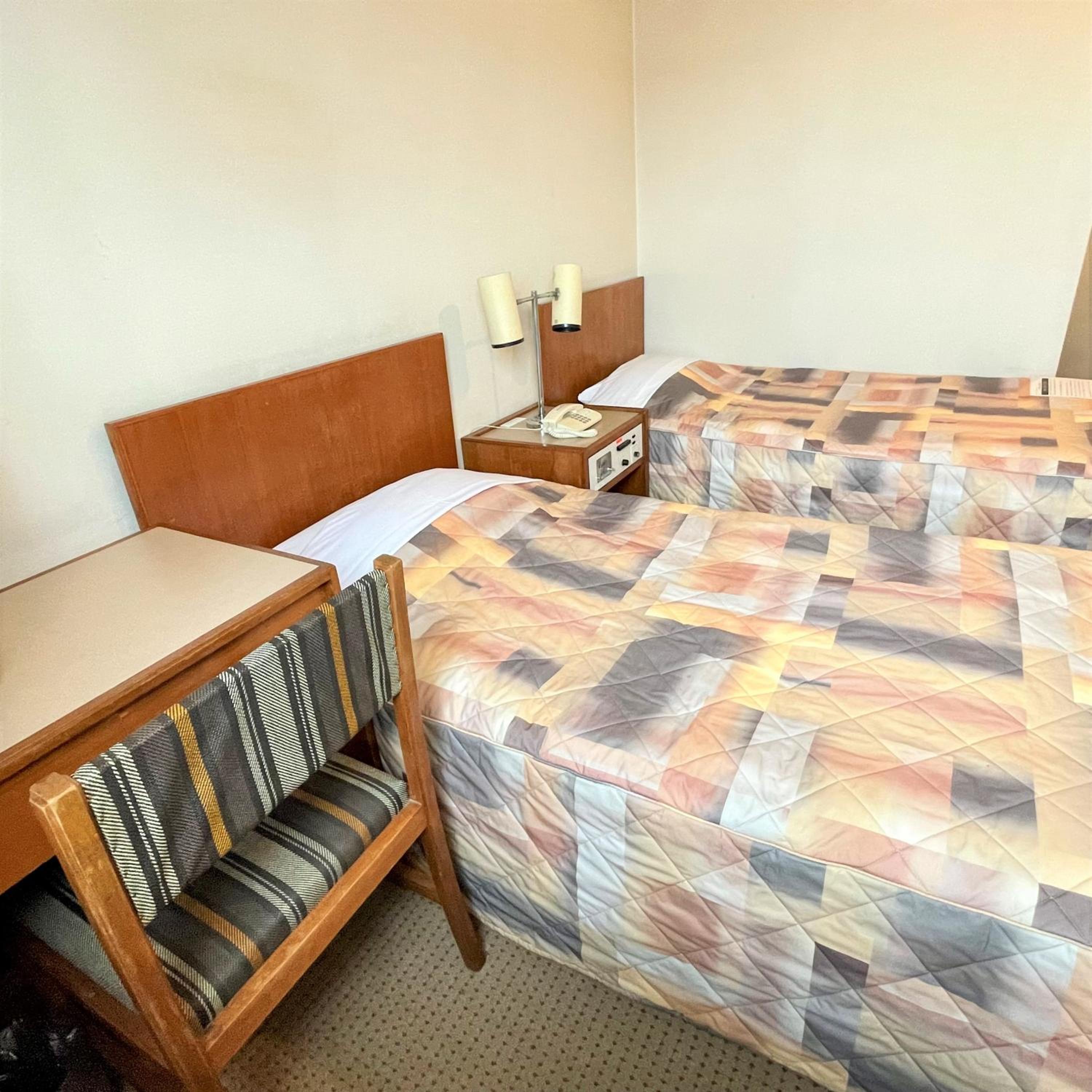 Twin Room - Non-Smoking