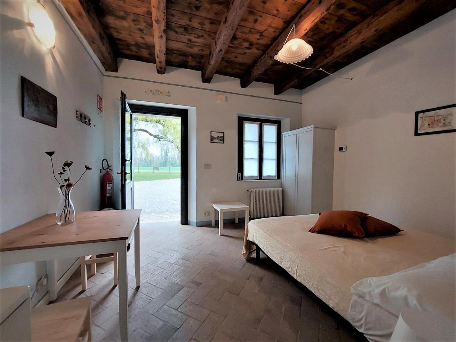One-Bedroom House photo 1