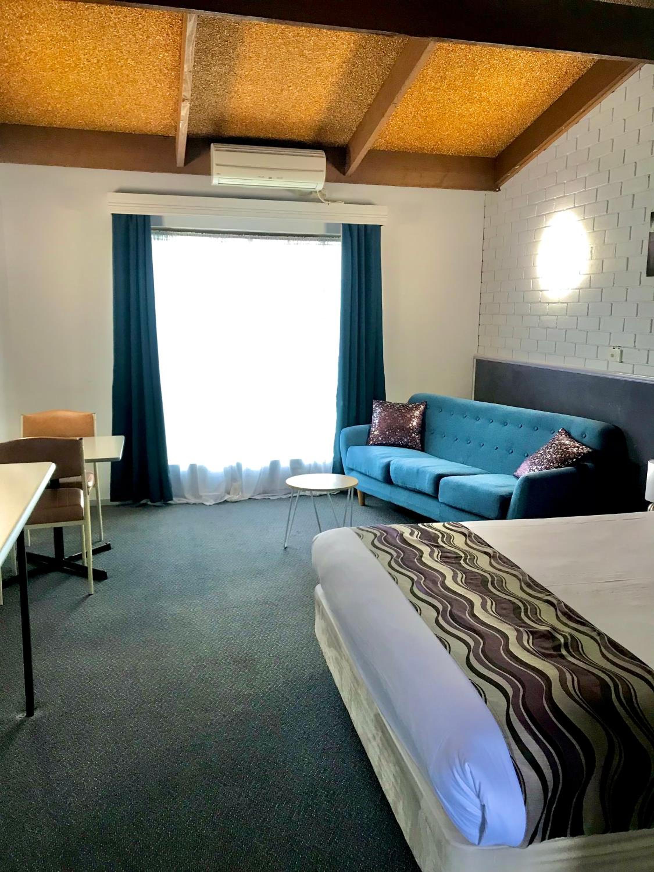 Double Room - Photo 18