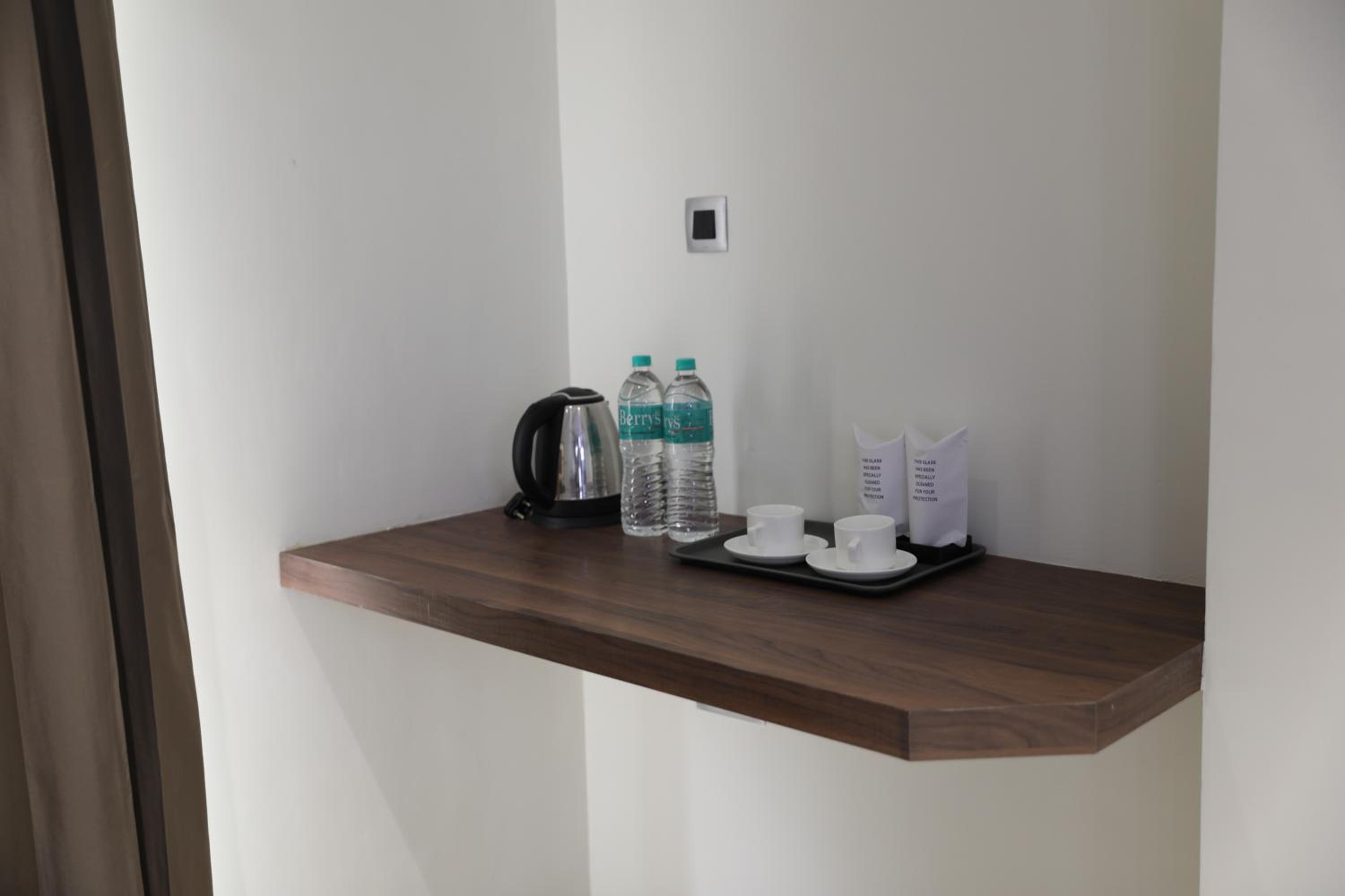 Deluxe Double Room (2 Adults + 1 Child) - Photo 4