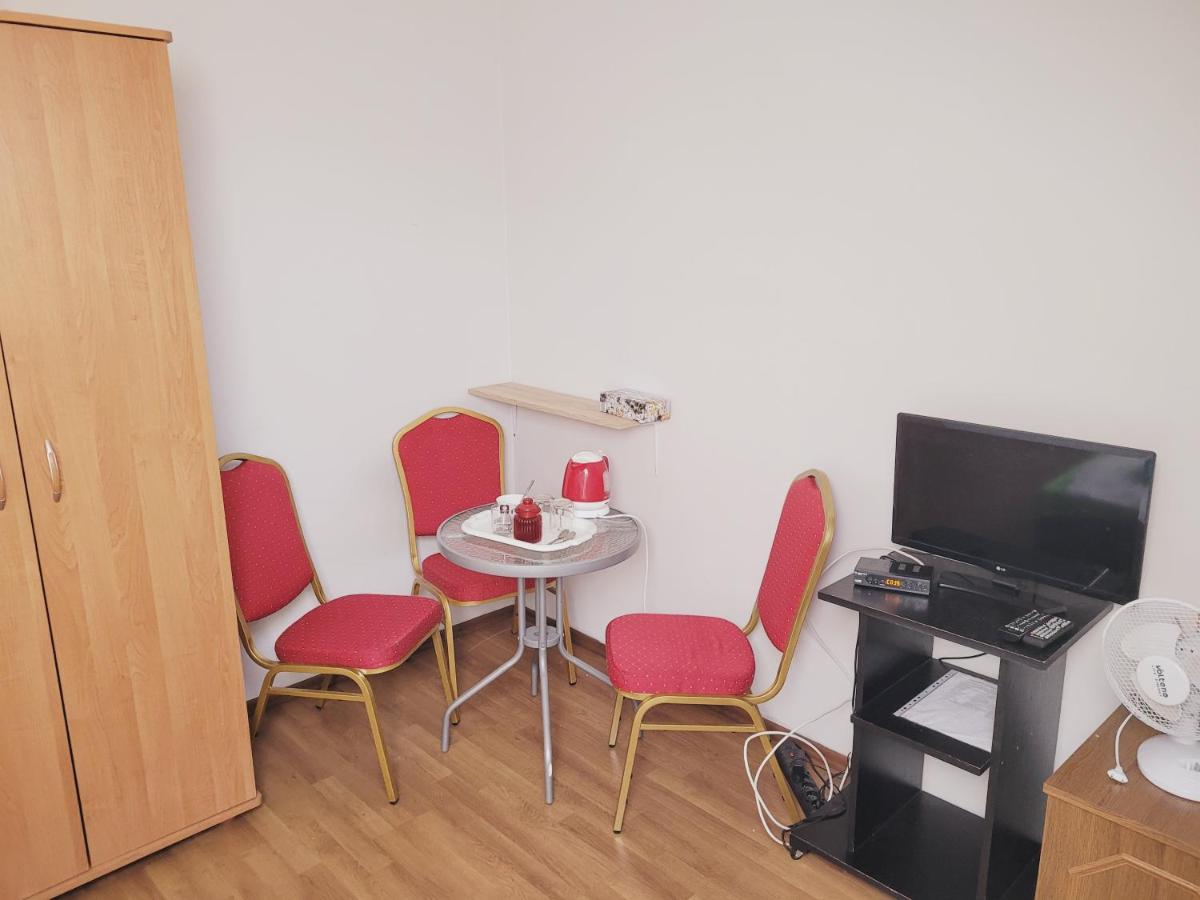 Triple Room with Shared Bathroom photo 2