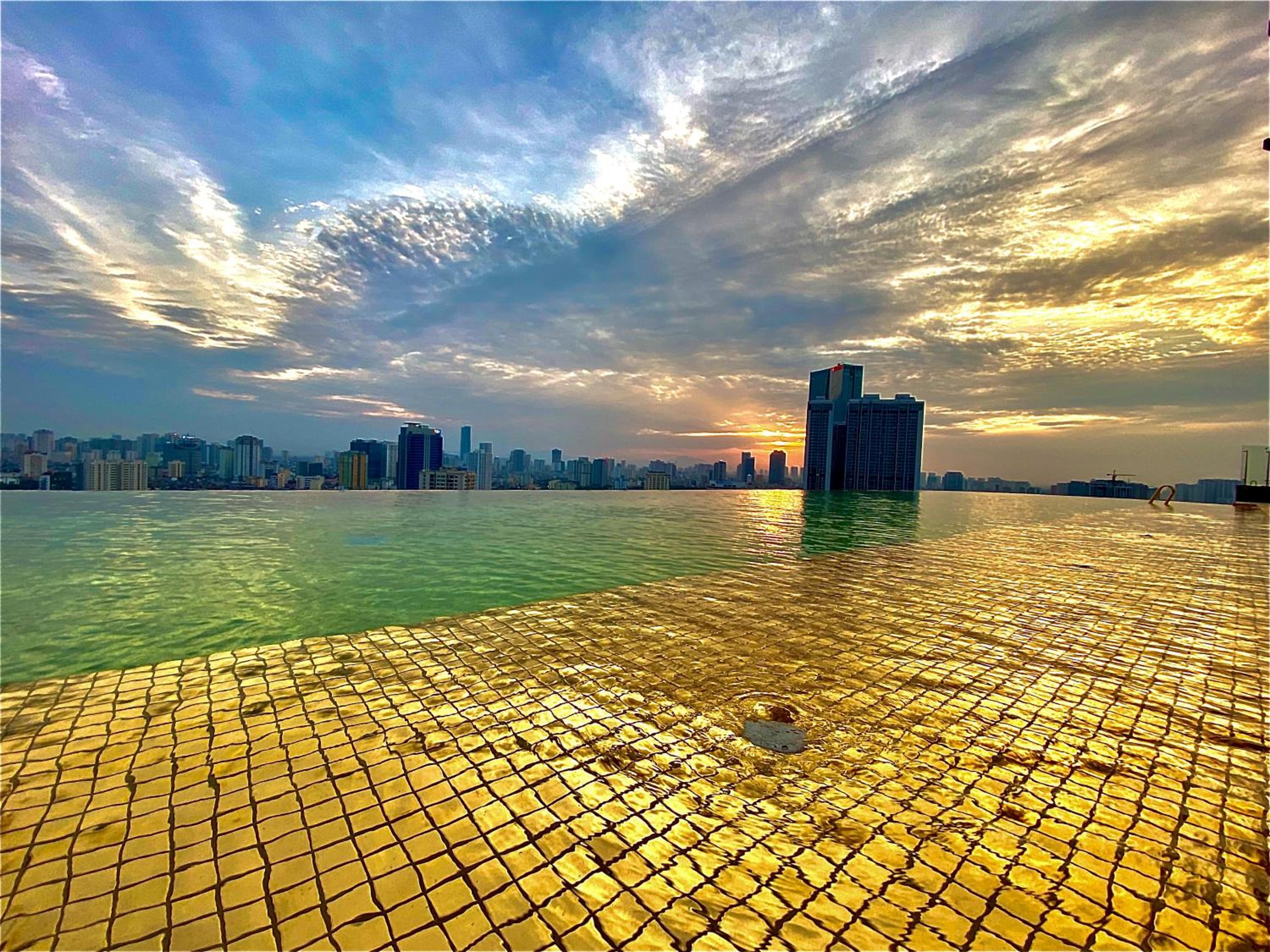 Lakeview Penthouse