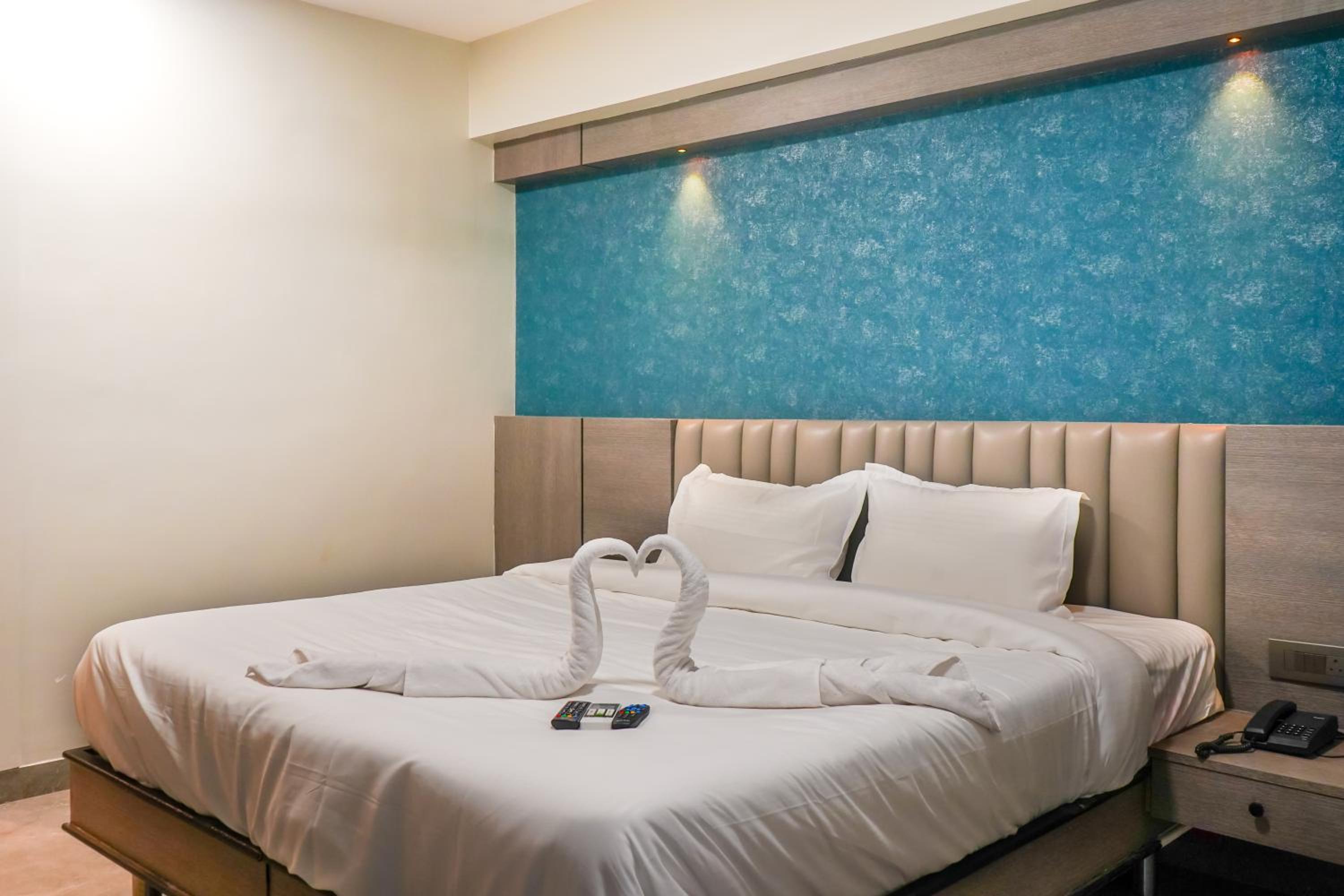 Deluxe Room - Photo 1