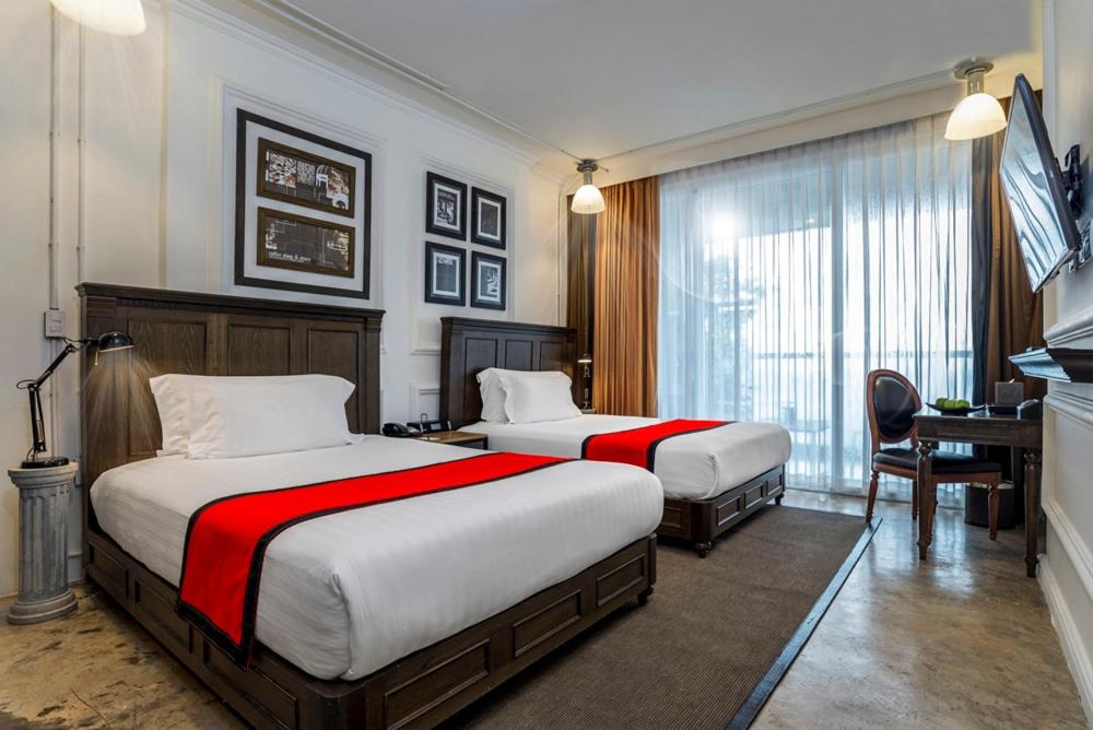 Deluxe Ocean View Twin Bed