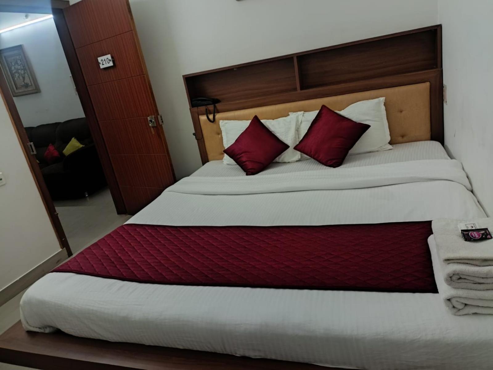 Economy Double Room - Photo 15