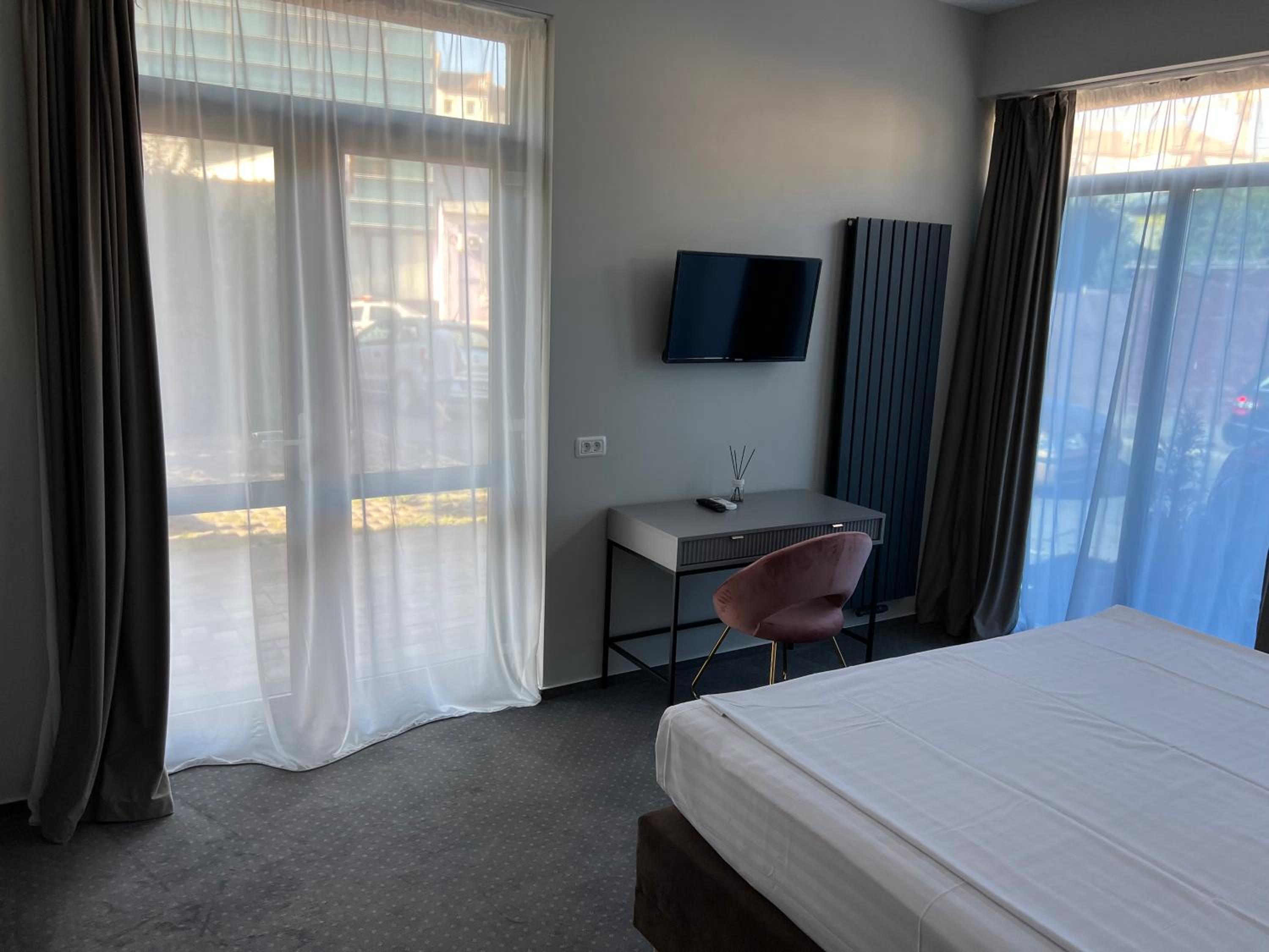 Deluxe Double Room - Photo 2