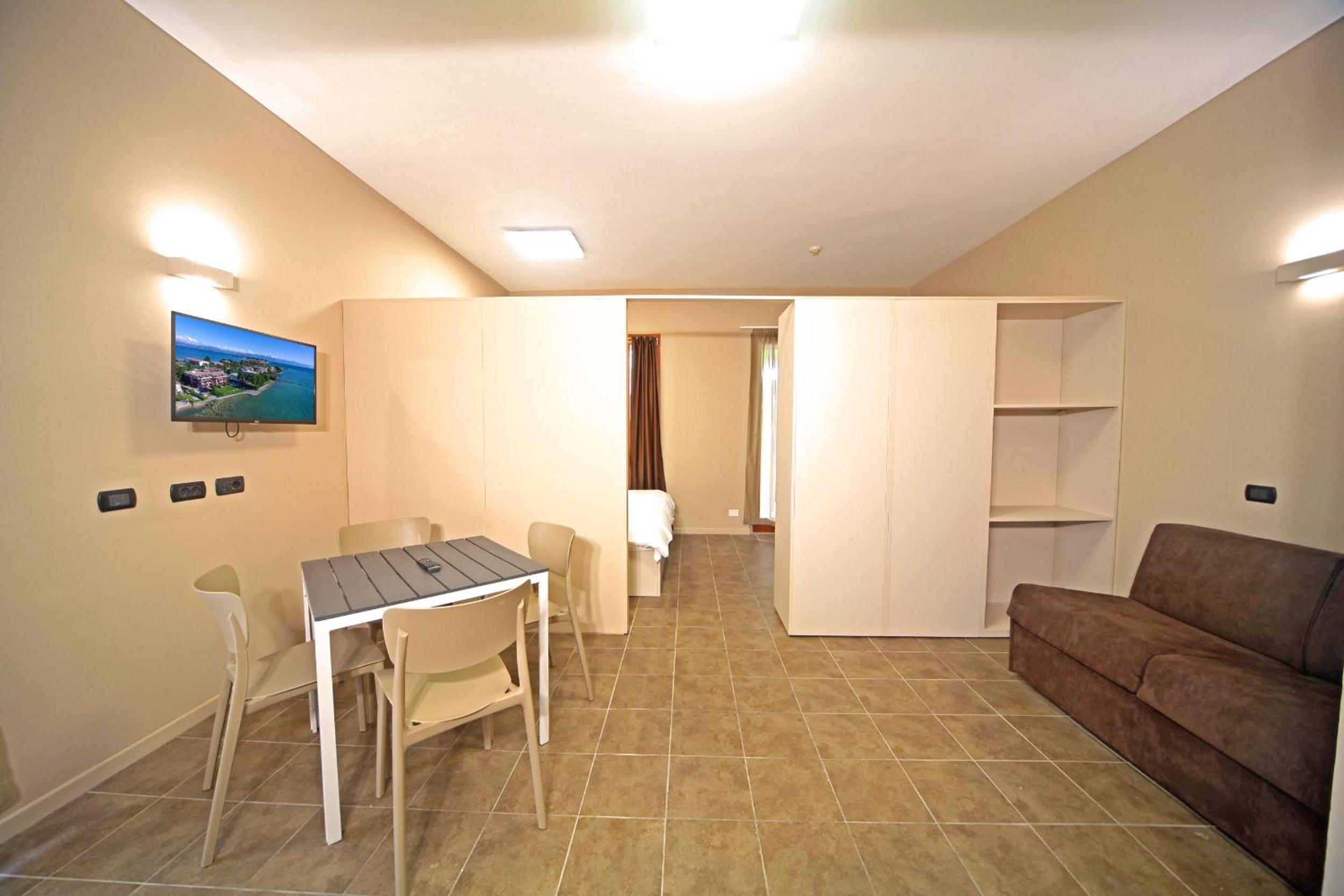 Studio with Lateral Lake View