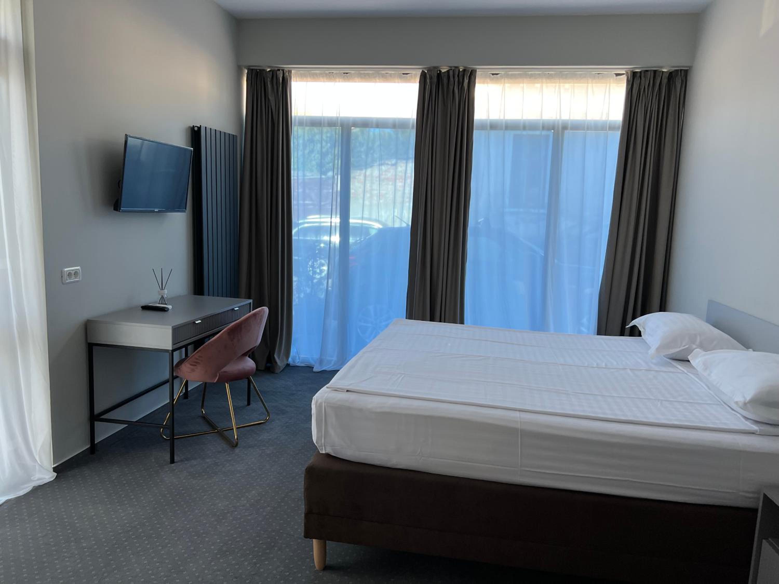 Deluxe Double Room - Photo 5