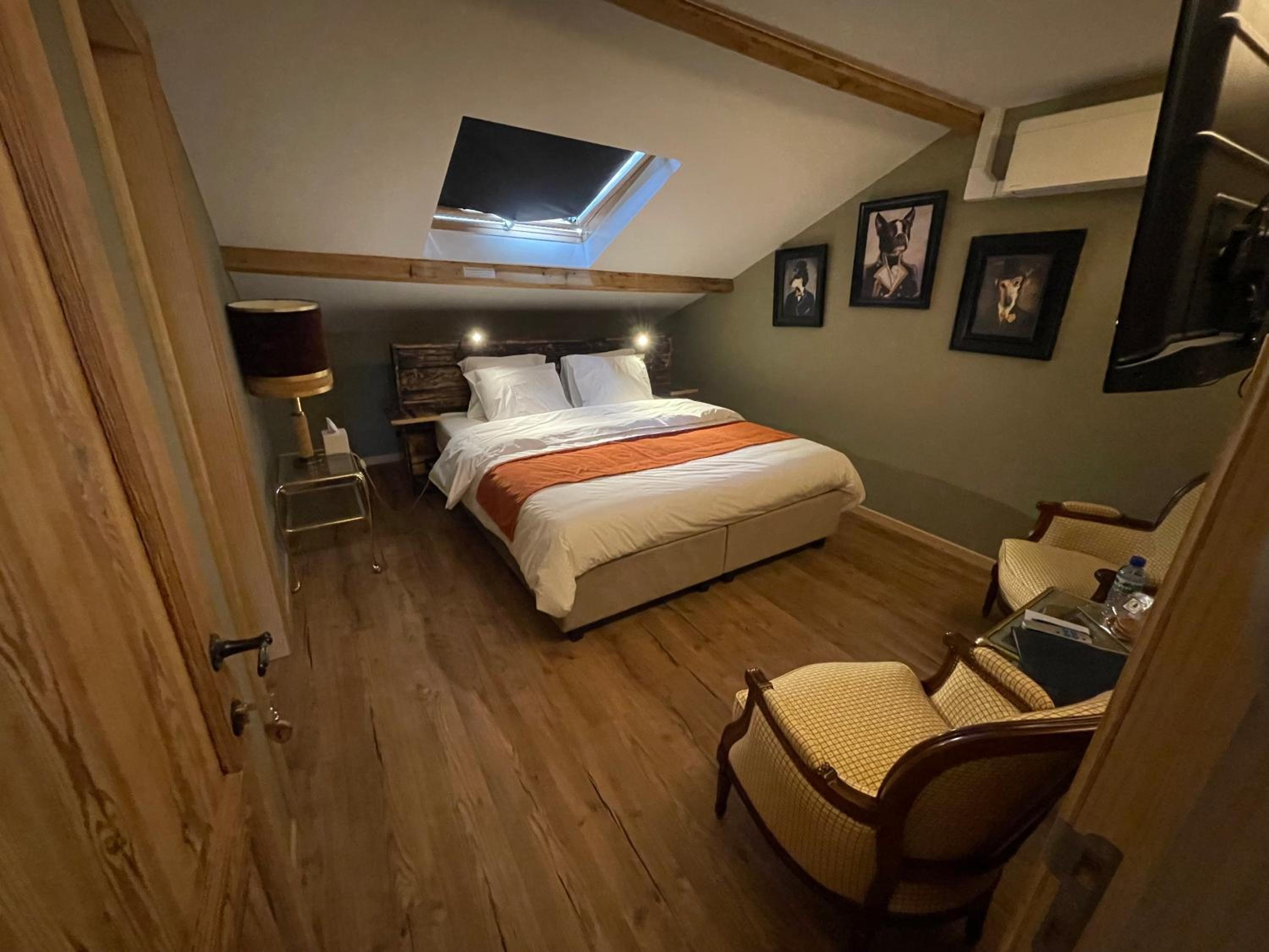 Double Room - Photo 3