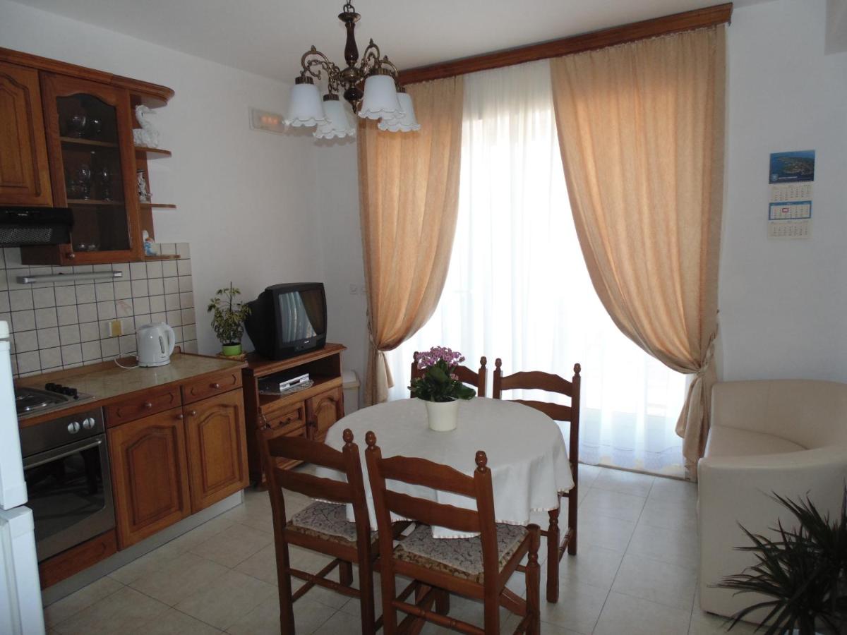 Two-Bedroom Apartment with Sea View - Photo 6